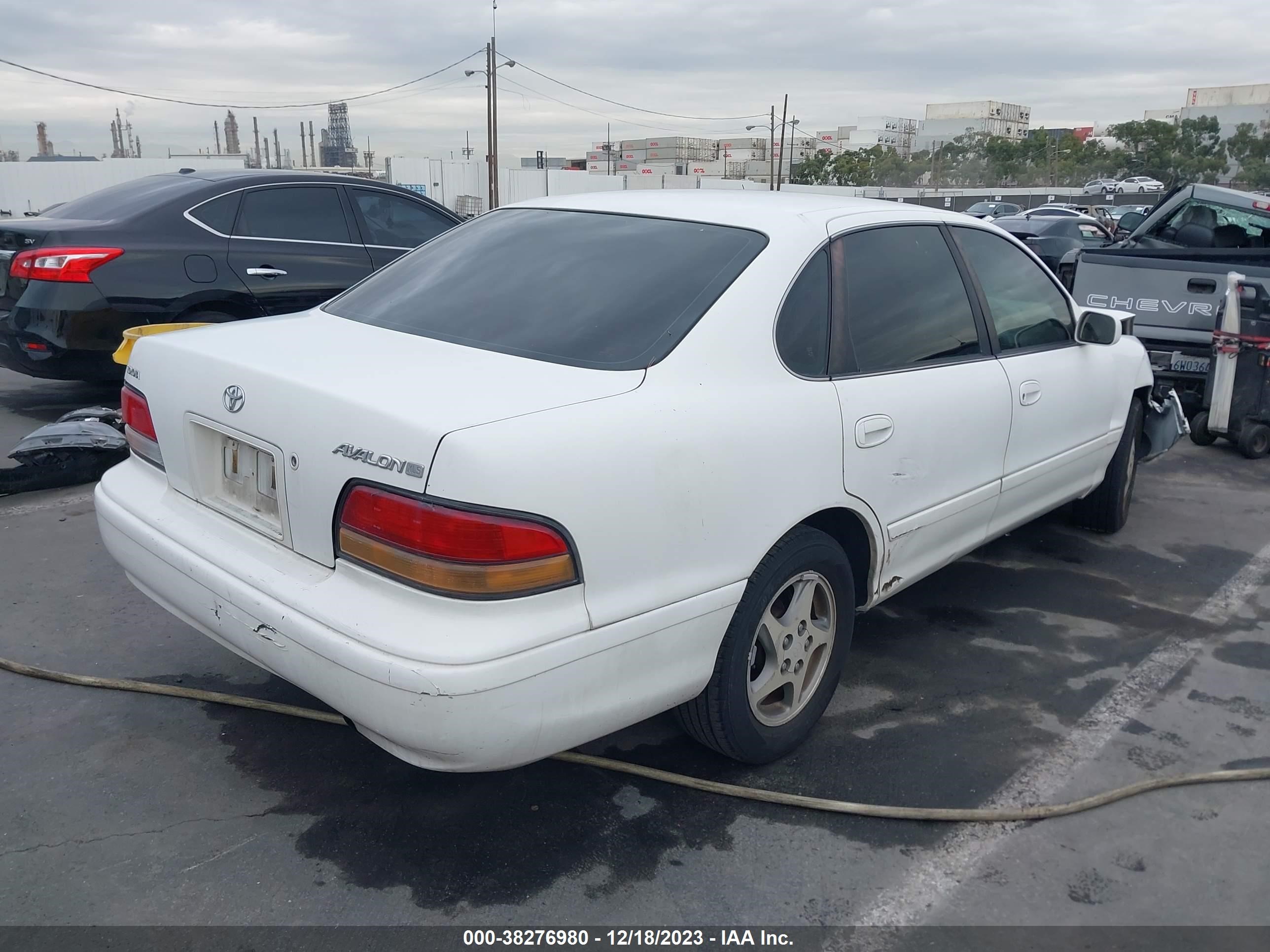 Photo 3 VIN: 4T1BF12B0VU147765 - TOYOTA AVALON 