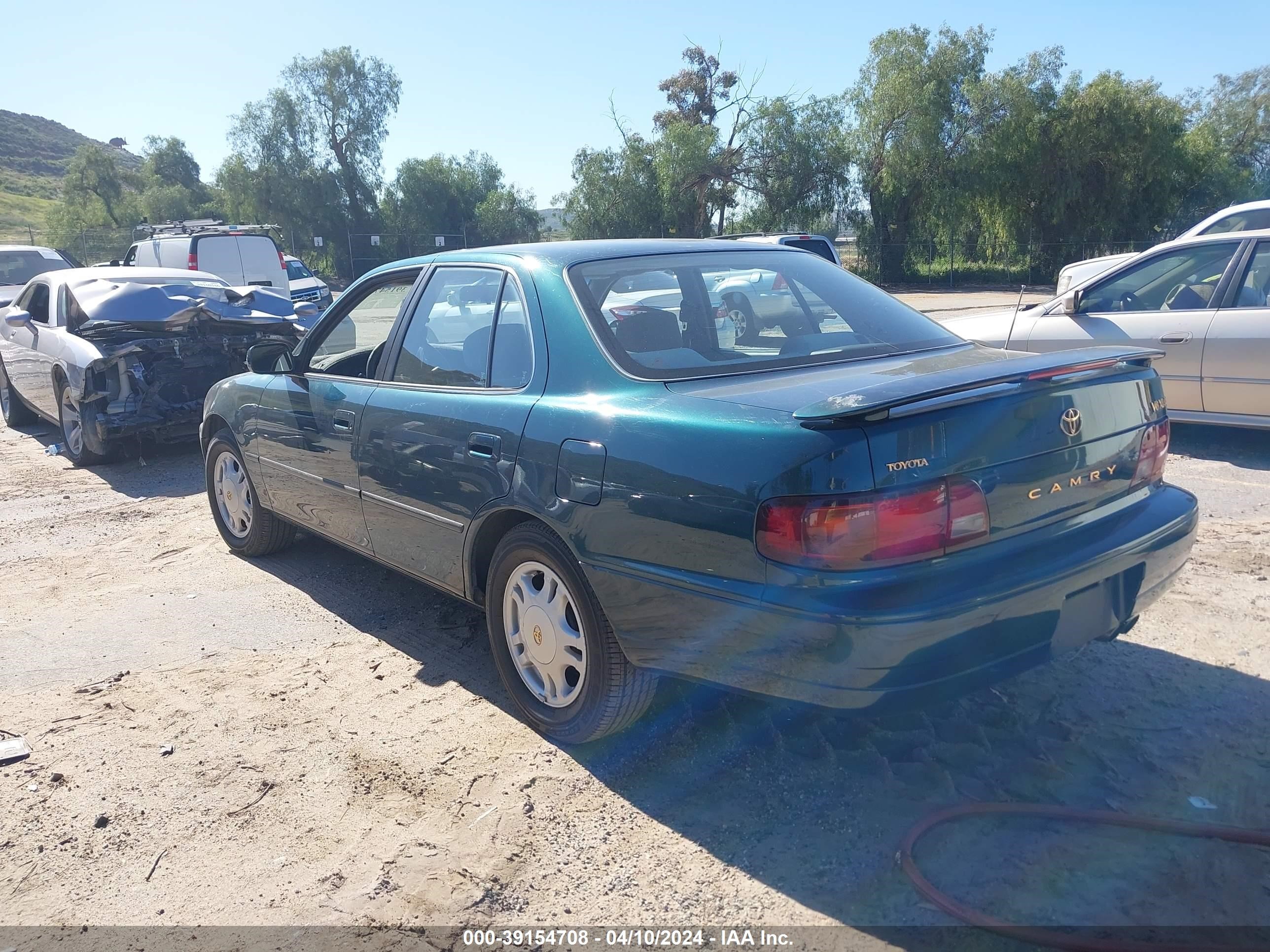 Photo 2 VIN: 4T1BF12K2TU866352 - TOYOTA CAMRY 