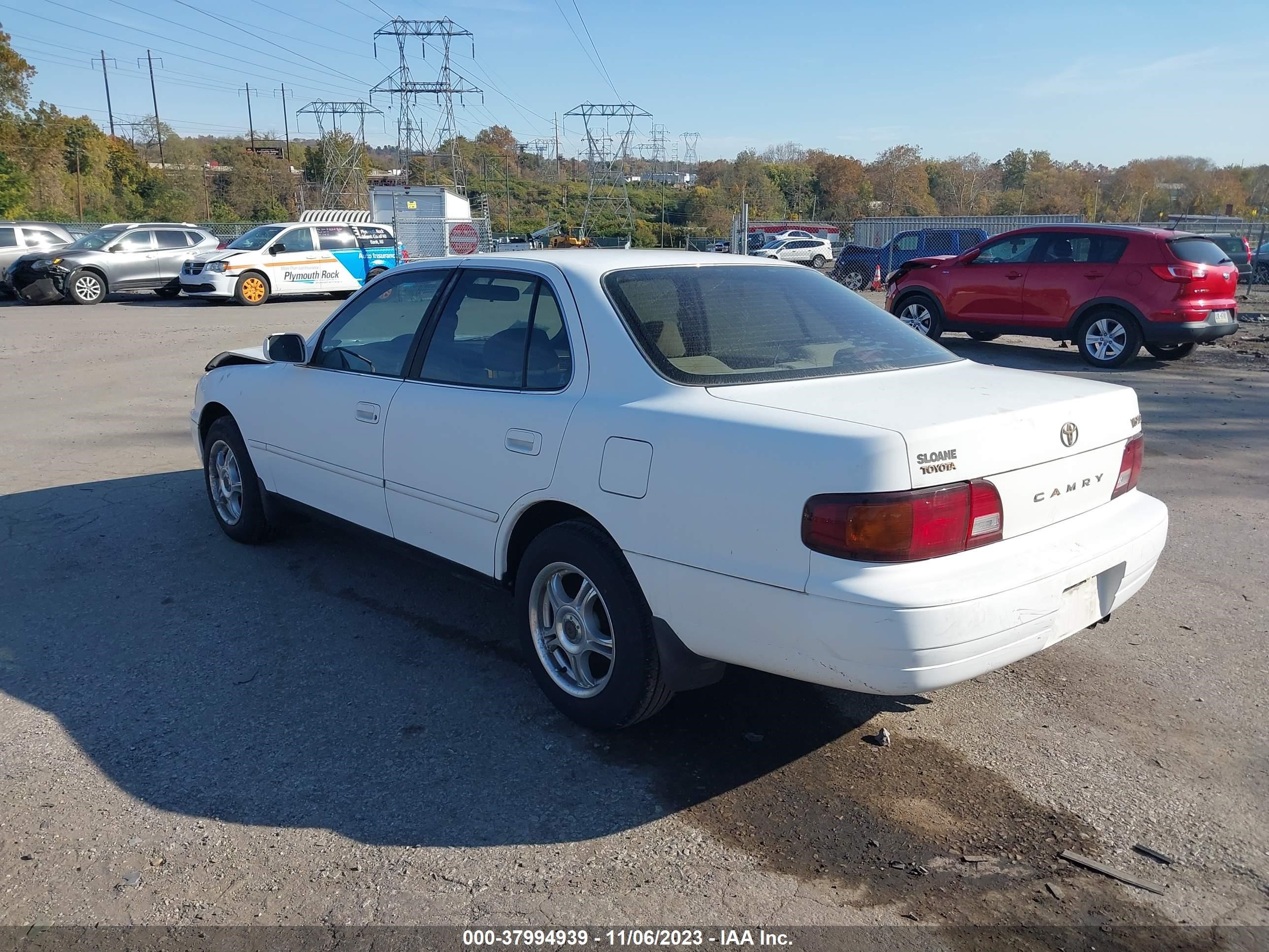 Photo 2 VIN: 4T1BF12K9TU872245 - TOYOTA CAMRY 