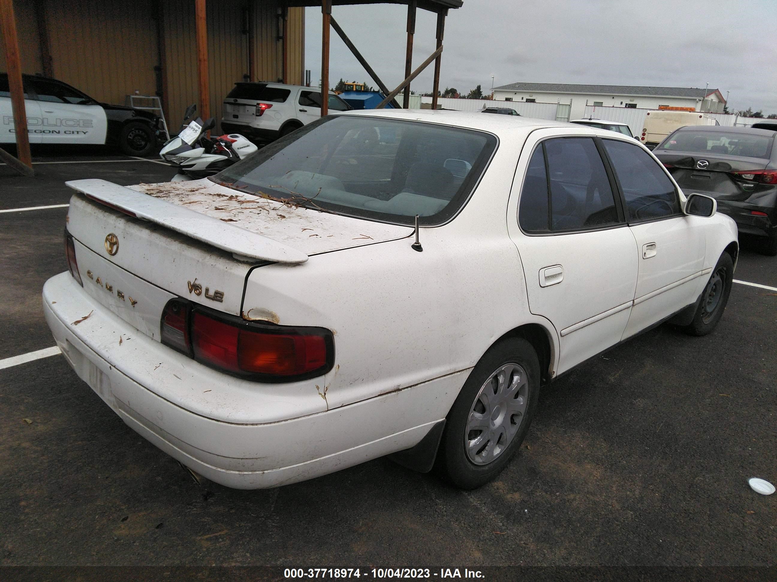 Photo 3 VIN: 4T1BF12KXTU871539 - TOYOTA CAMRY 