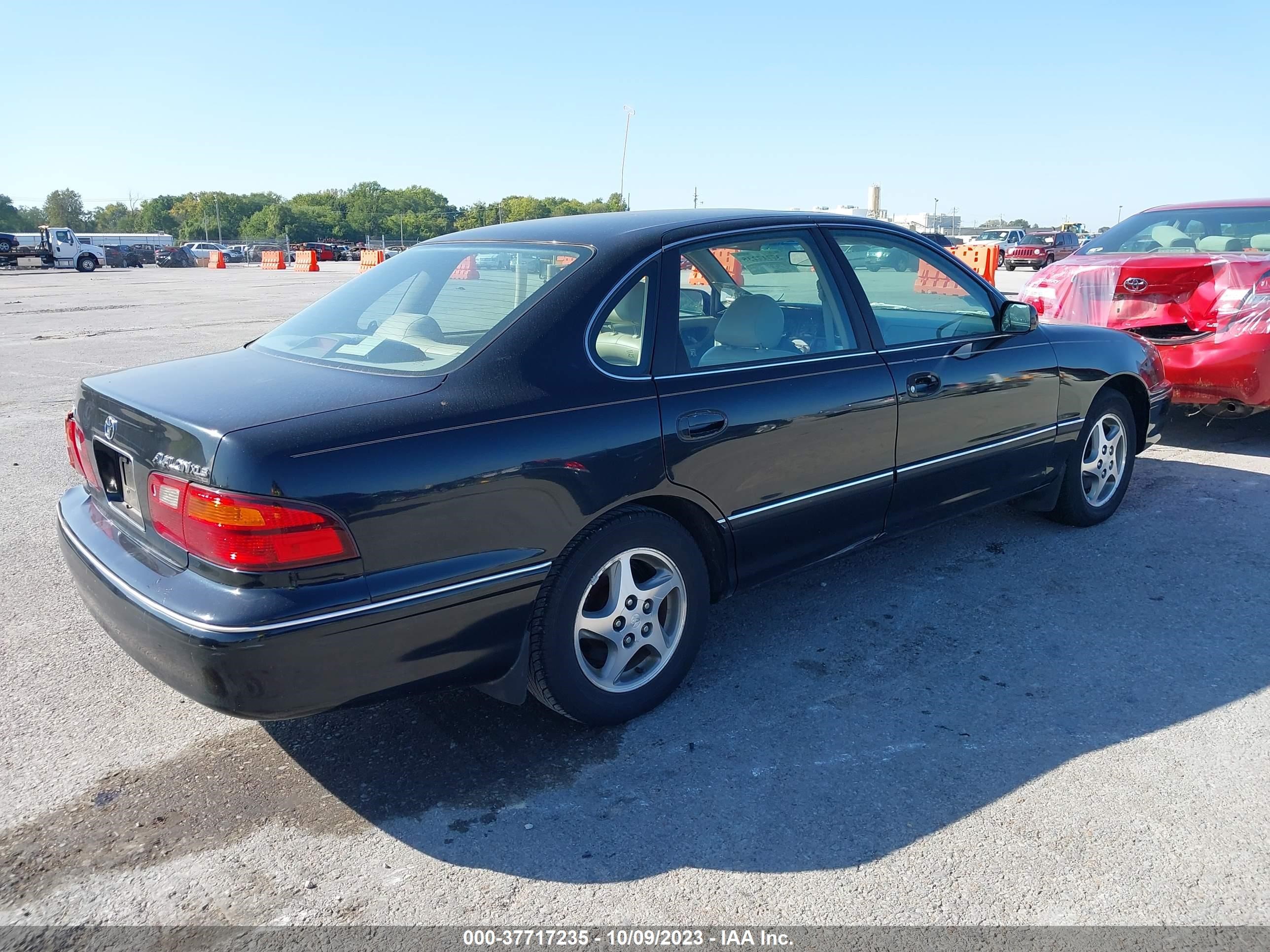 Photo 3 VIN: 4T1BF18B0XU300204 - TOYOTA AVALON 