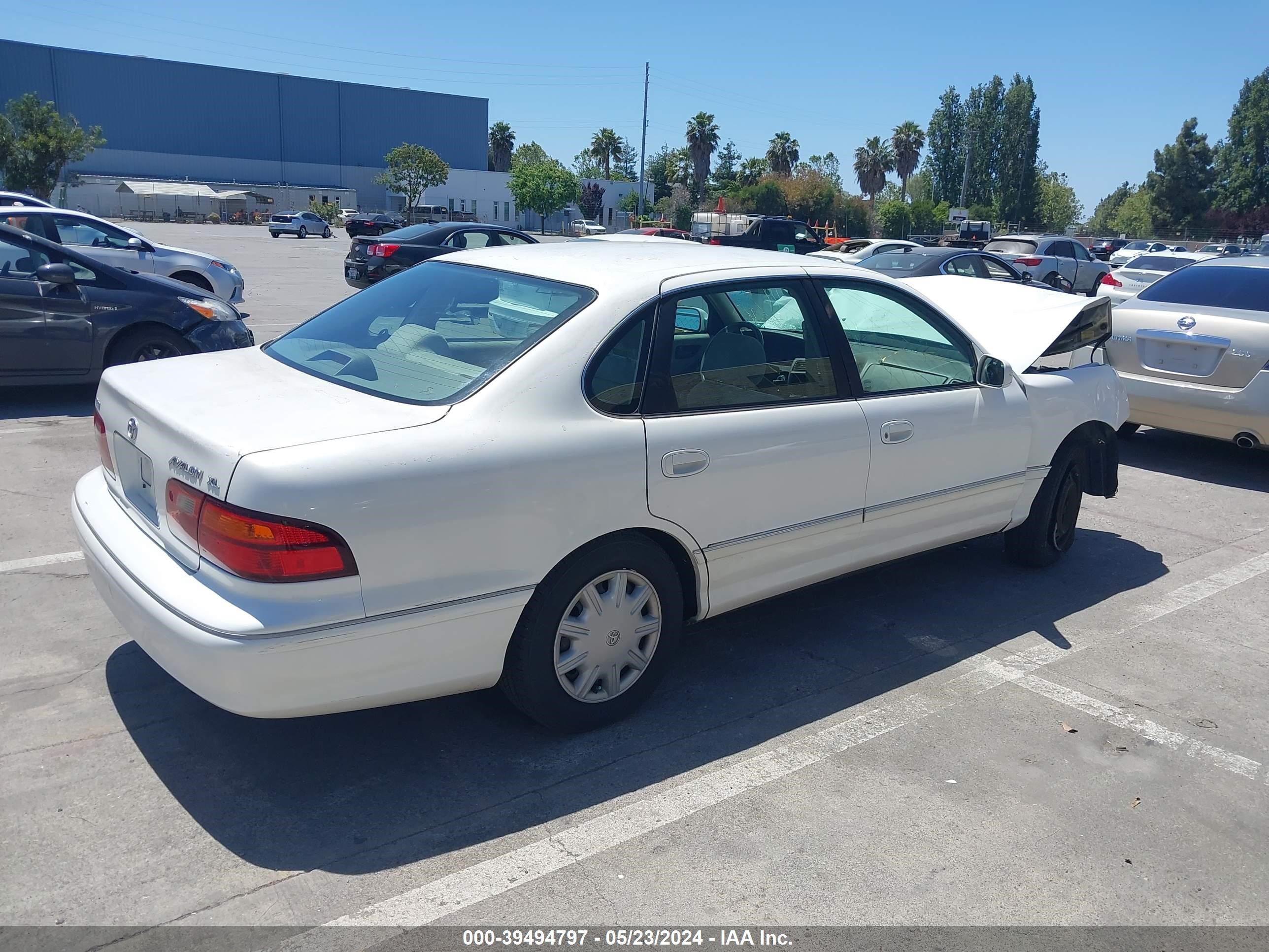 Photo 3 VIN: 4T1BF18B0XU321604 - TOYOTA AVALON 