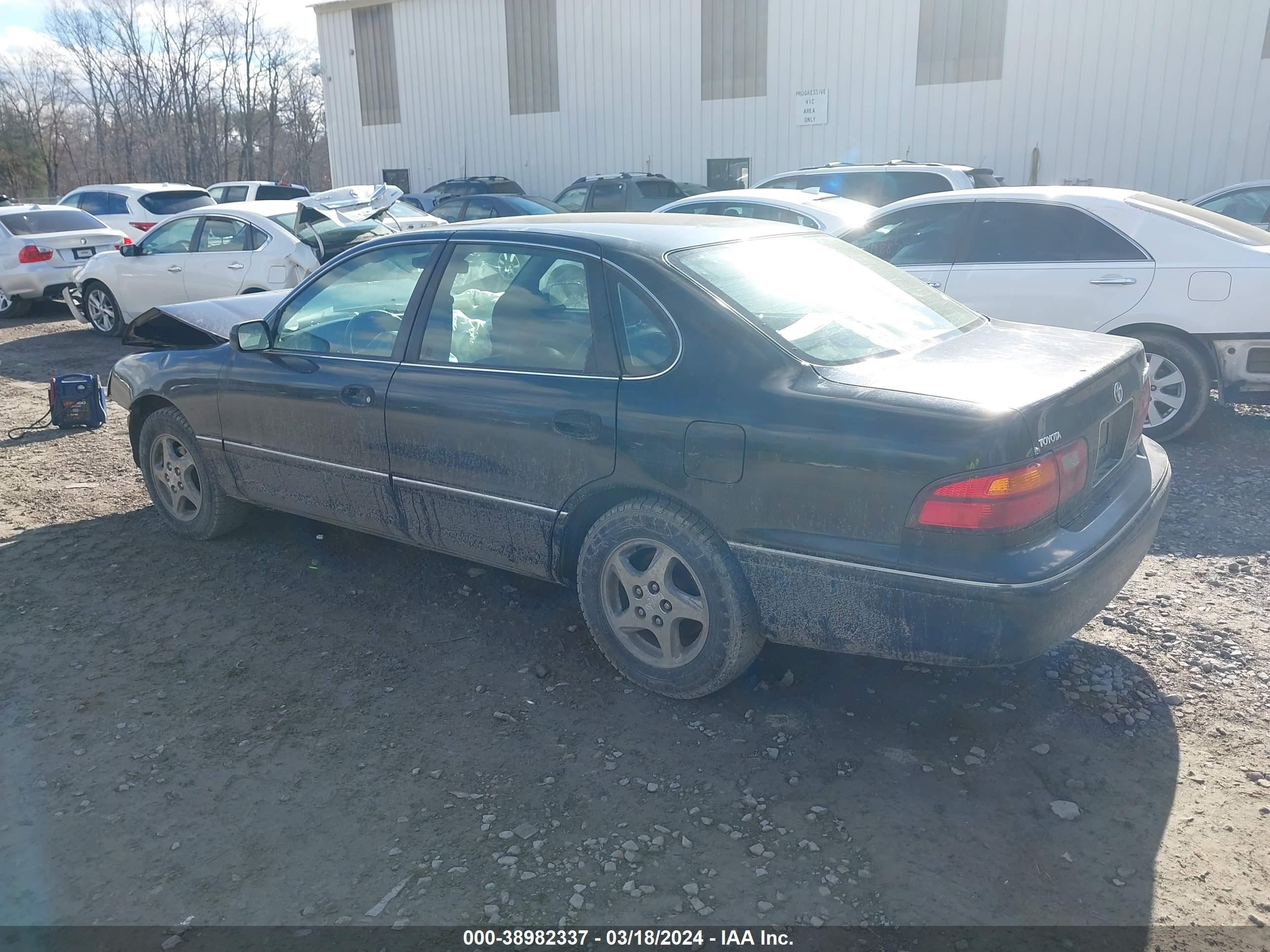 Photo 2 VIN: 4T1BF18B2WU218618 - TOYOTA AVALON 