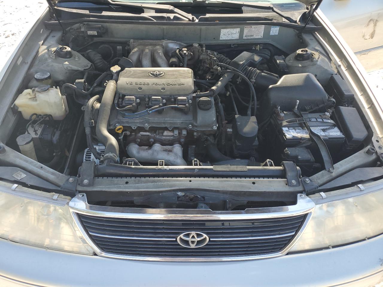 Photo 10 VIN: 4T1BF18B3XU335822 - TOYOTA AVALON 