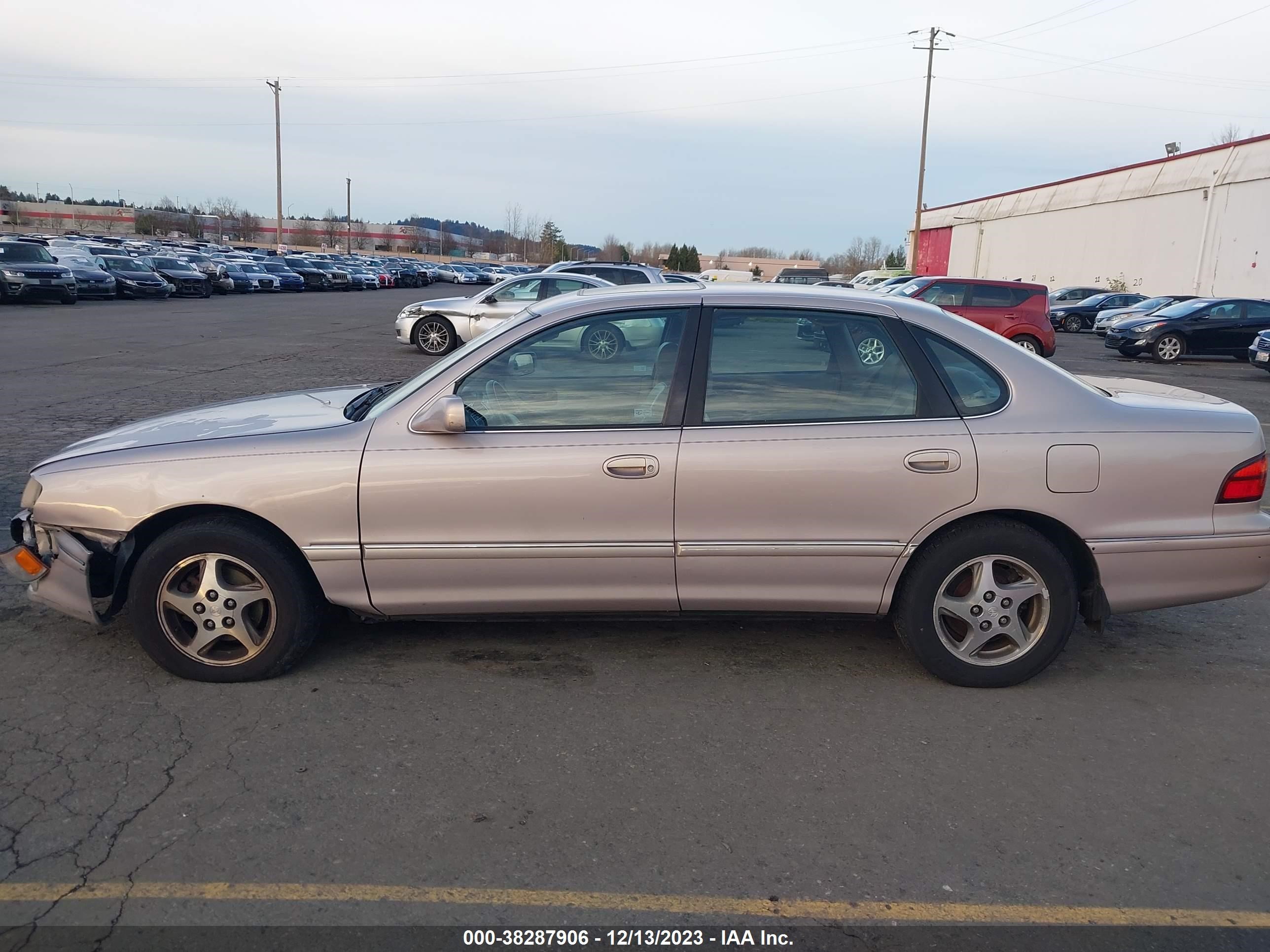 Photo 13 VIN: 4T1BF18B4WU240538 - TOYOTA AVALON 