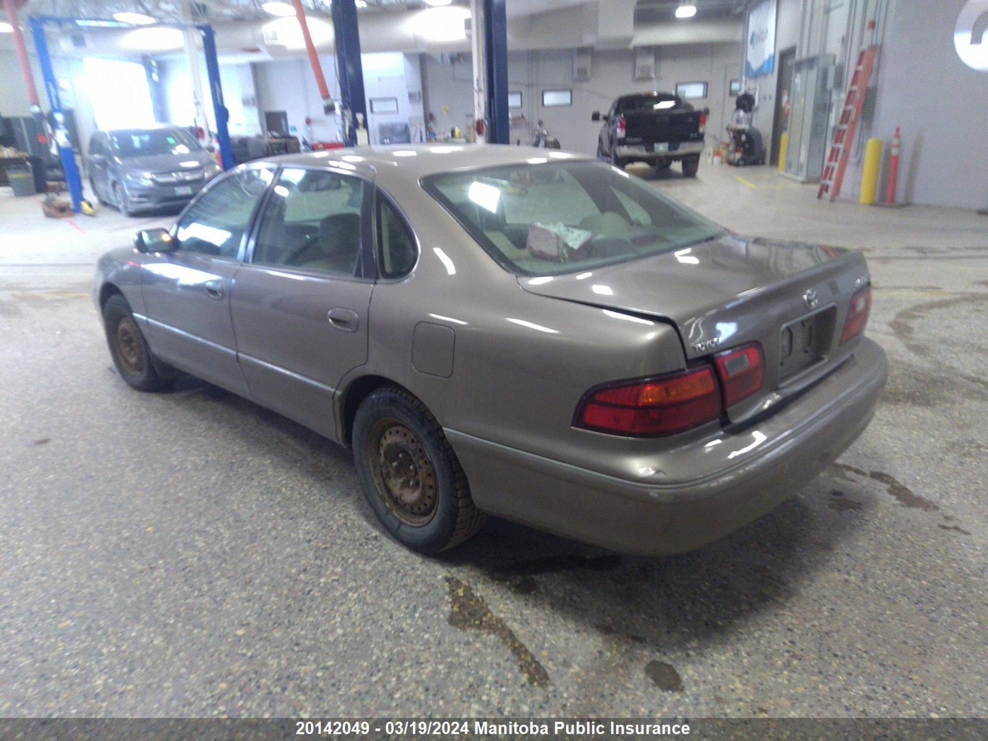 Photo 2 VIN: 4T1BF18B6XU342280 - TOYOTA AVALON 