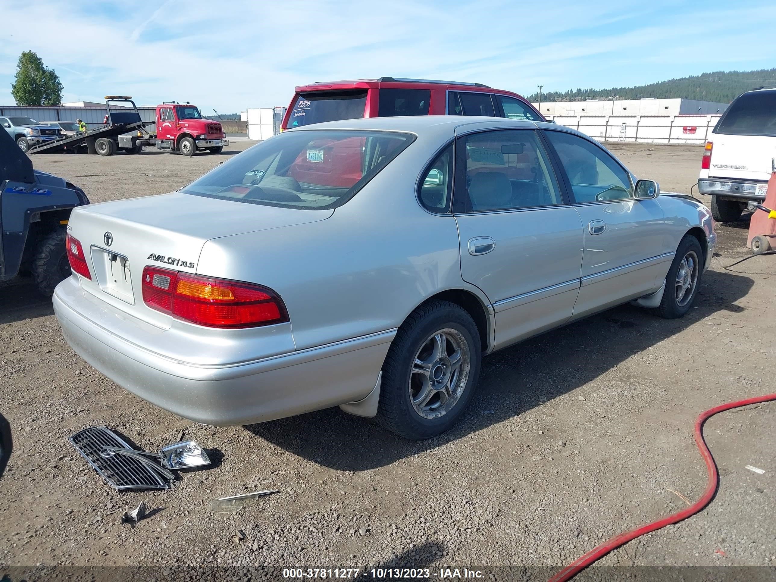 Photo 3 VIN: 4T1BF18BXXU347563 - TOYOTA AVALON 