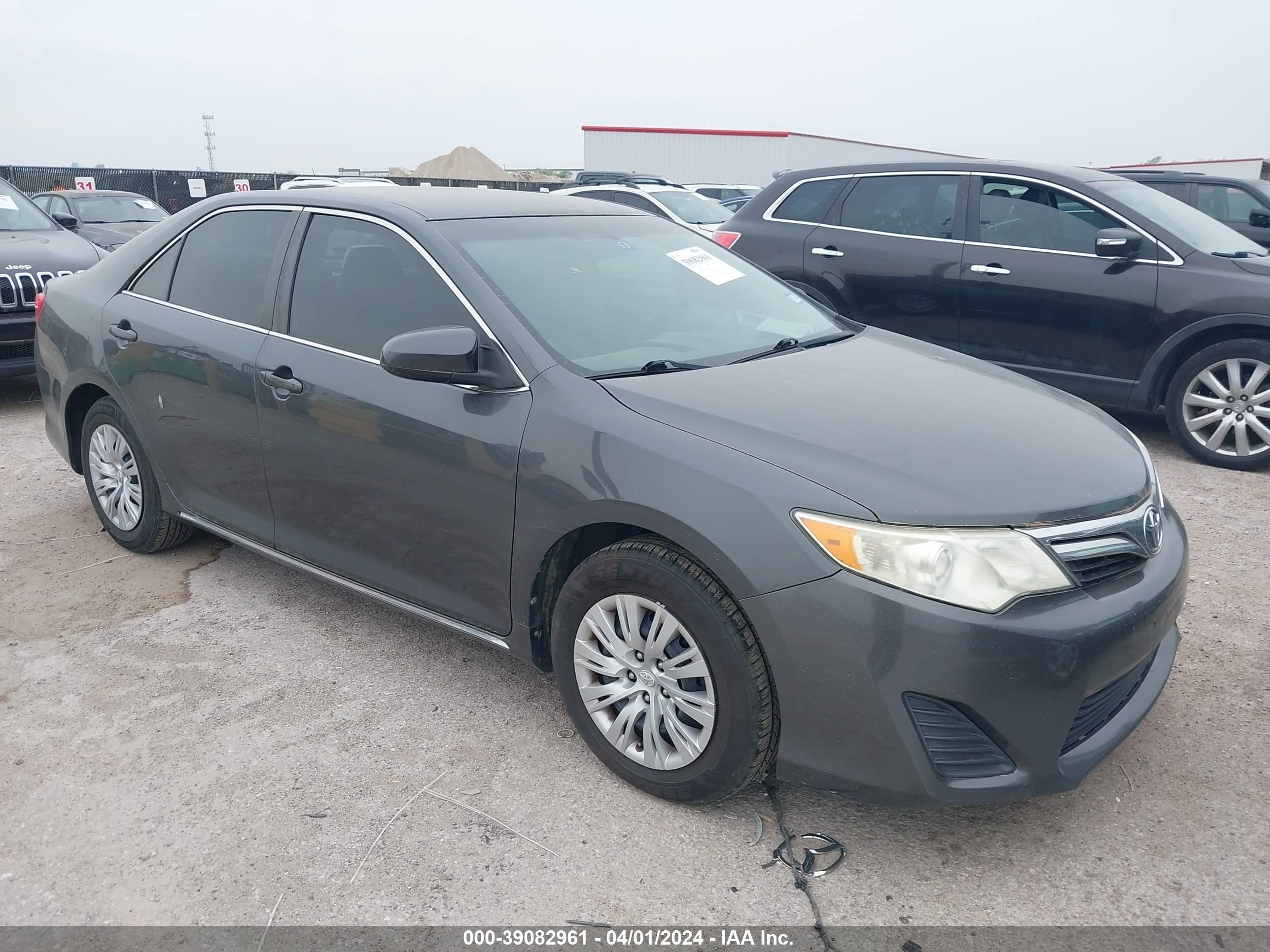 Photo 0 VIN: 4T1BF1FK0CU056261 - TOYOTA CAMRY 