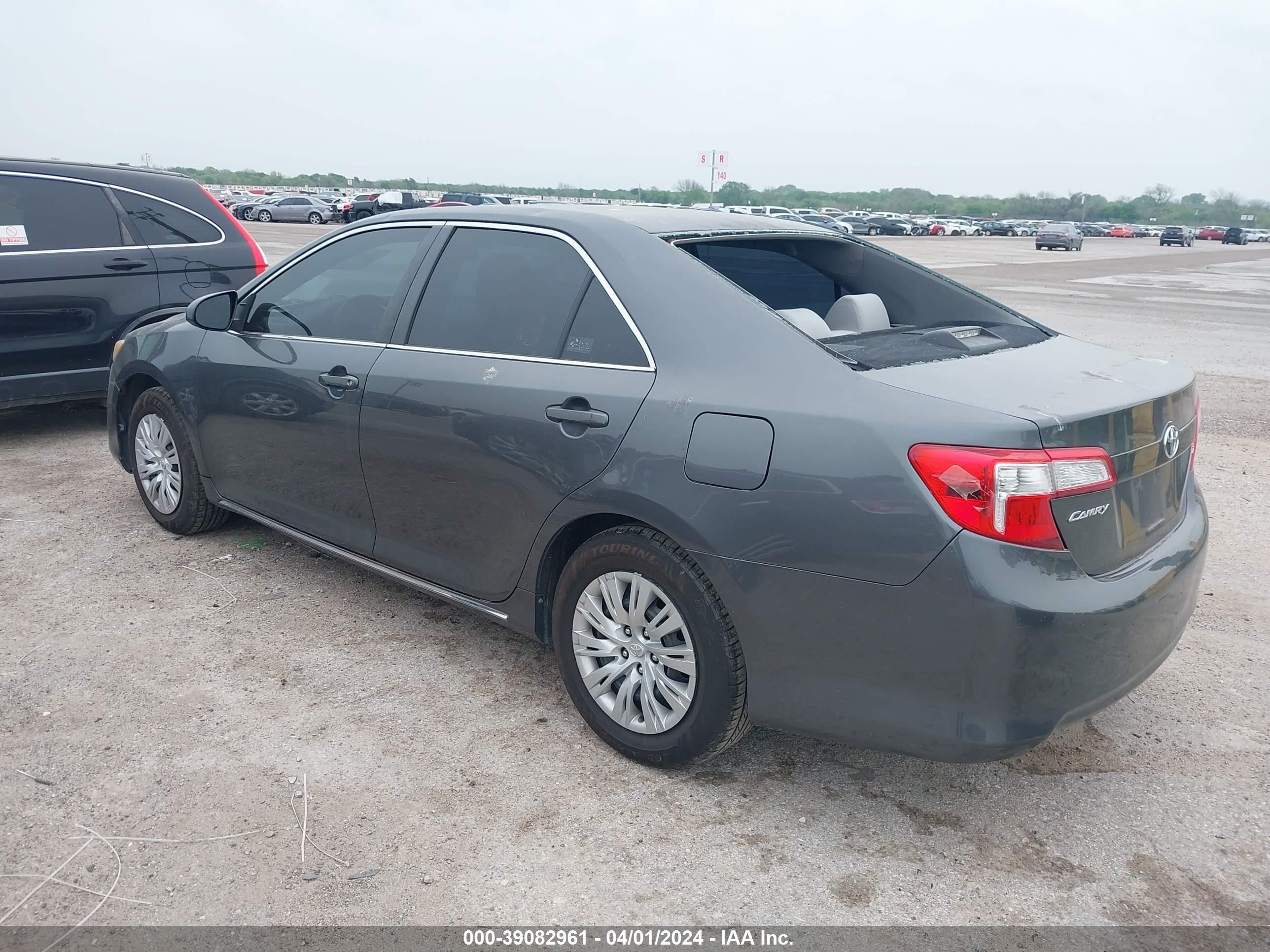 Photo 2 VIN: 4T1BF1FK0CU056261 - TOYOTA CAMRY 