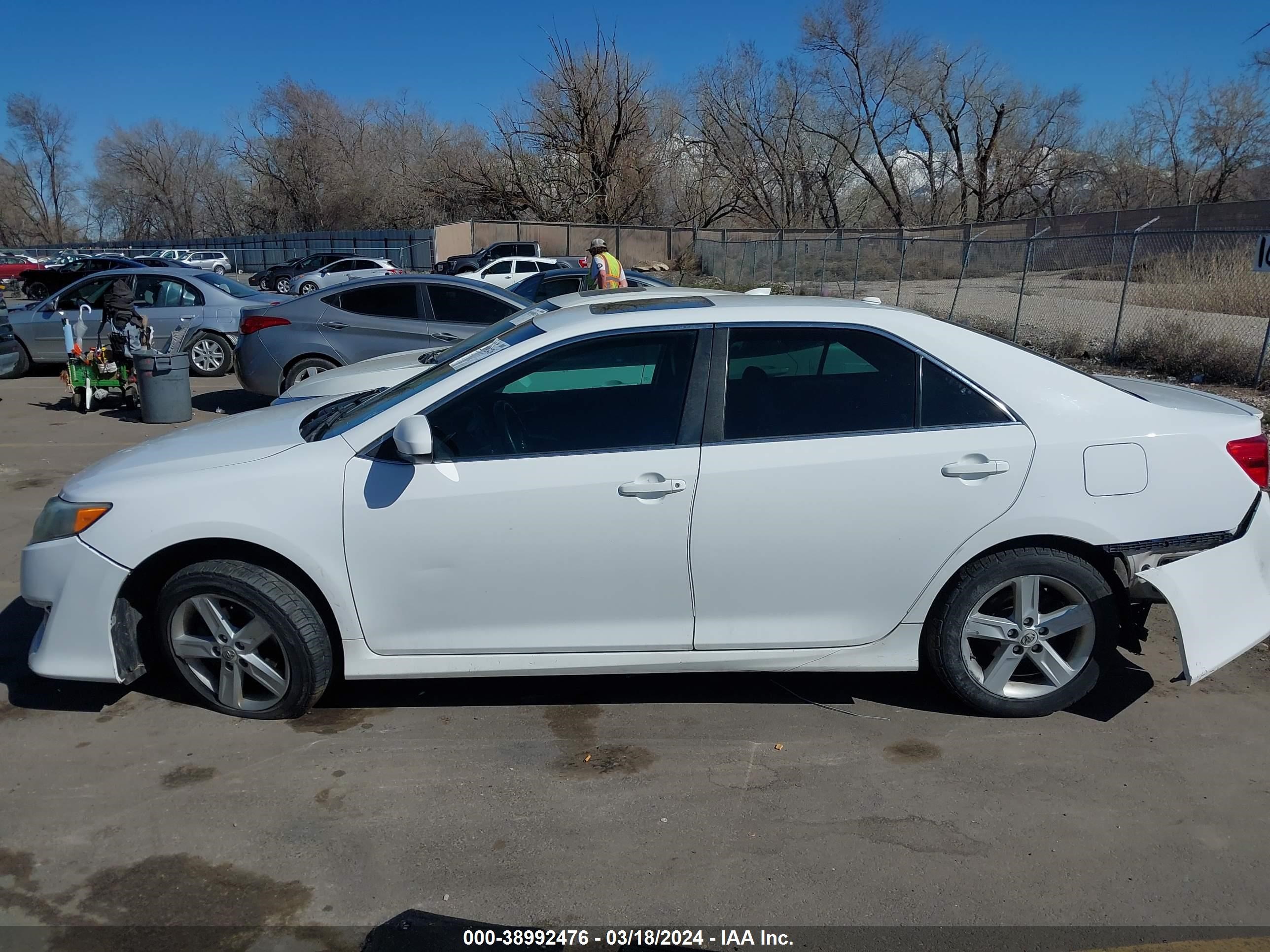 Photo 13 VIN: 4T1BF1FK0CU137020 - TOYOTA CAMRY 