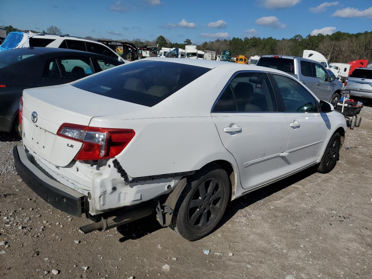 Photo 2 VIN: 4T1BF1FK0CU546392 - TOYOTA CAMRY 