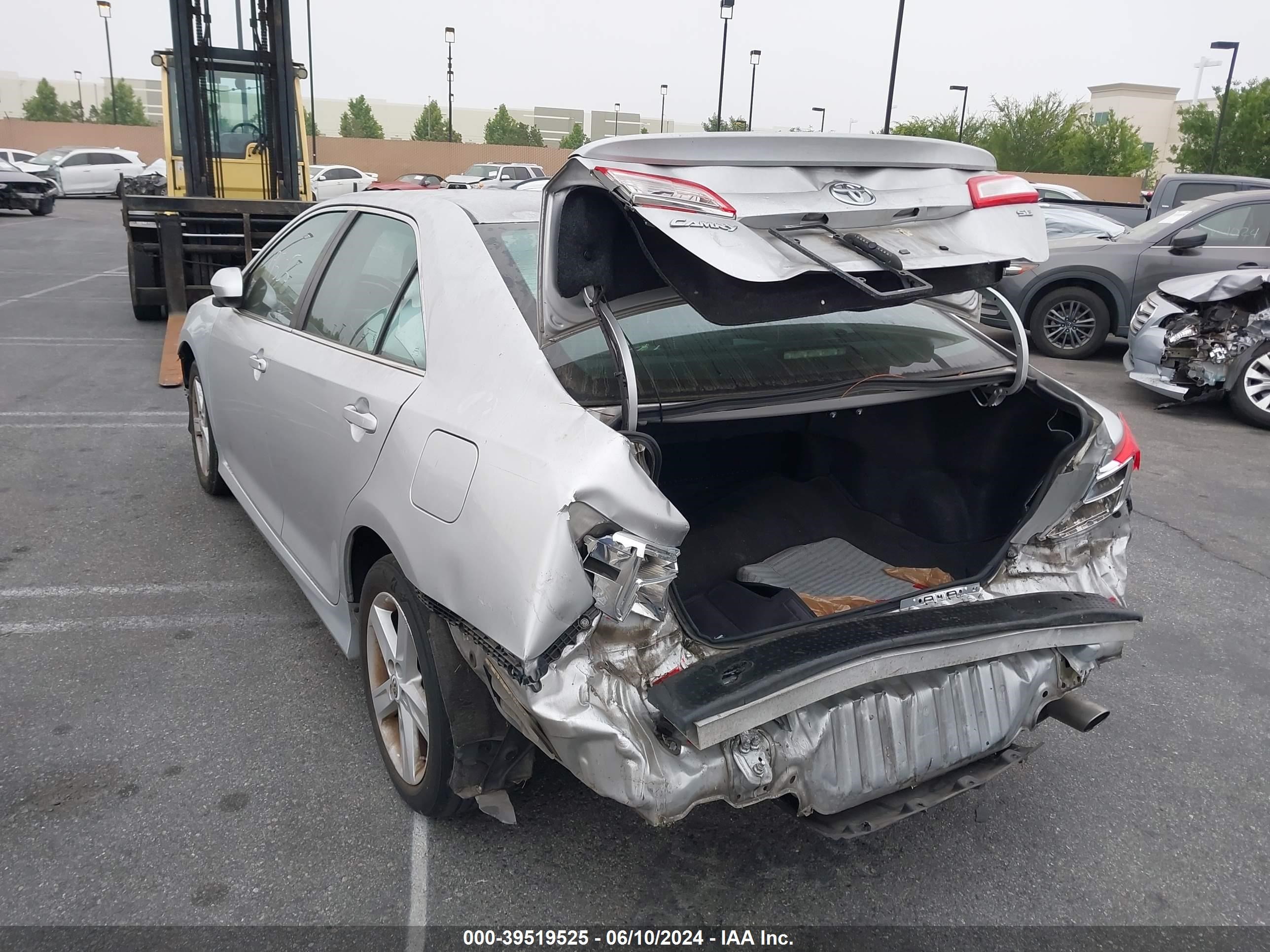 Photo 2 VIN: 4T1BF1FK0CU612312 - TOYOTA CAMRY 