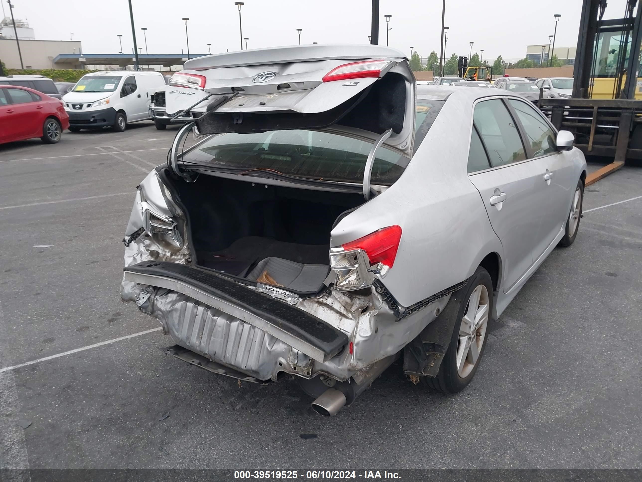 Photo 3 VIN: 4T1BF1FK0CU612312 - TOYOTA CAMRY 