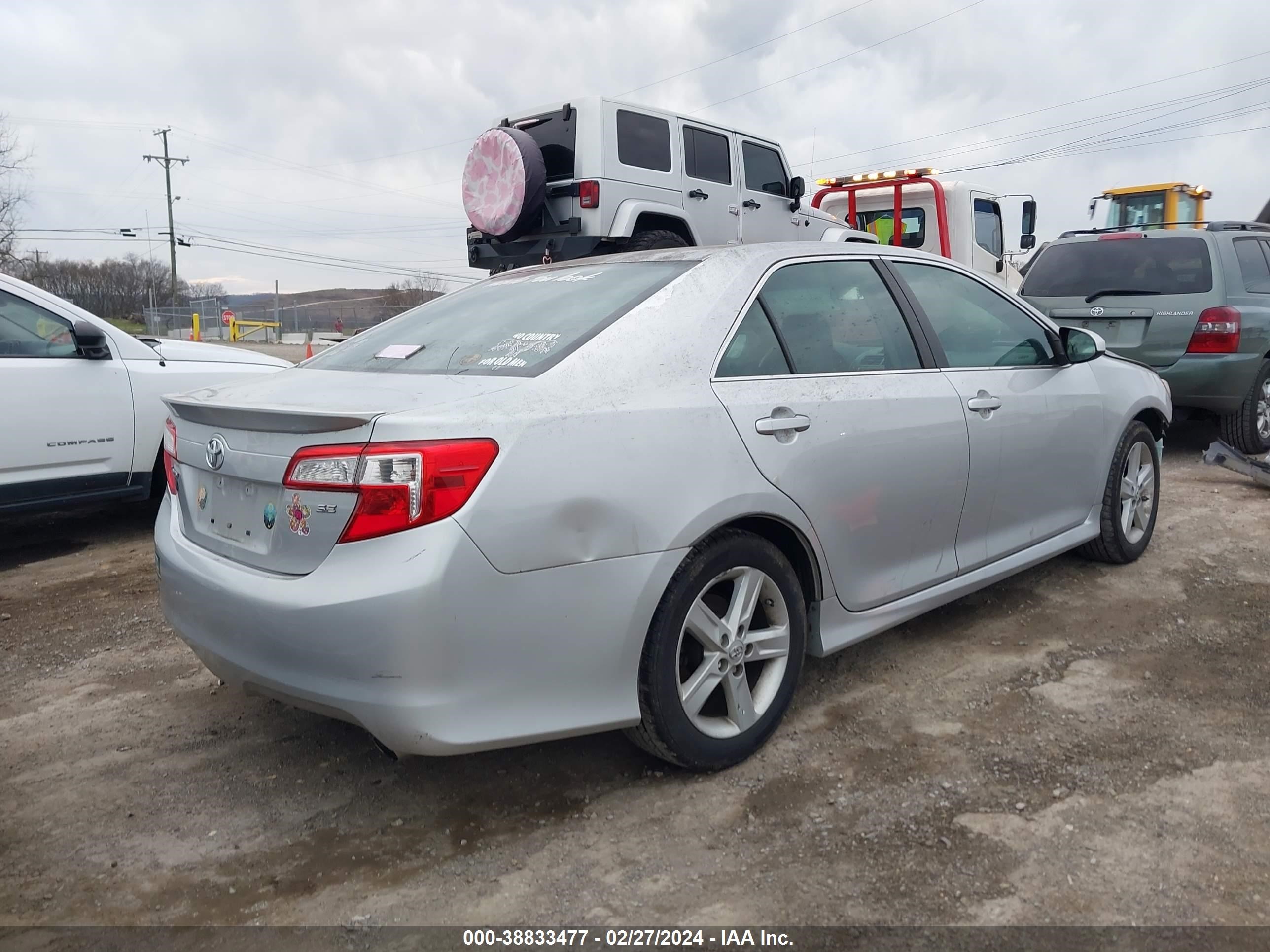 Photo 3 VIN: 4T1BF1FK0DU273827 - TOYOTA CAMRY 