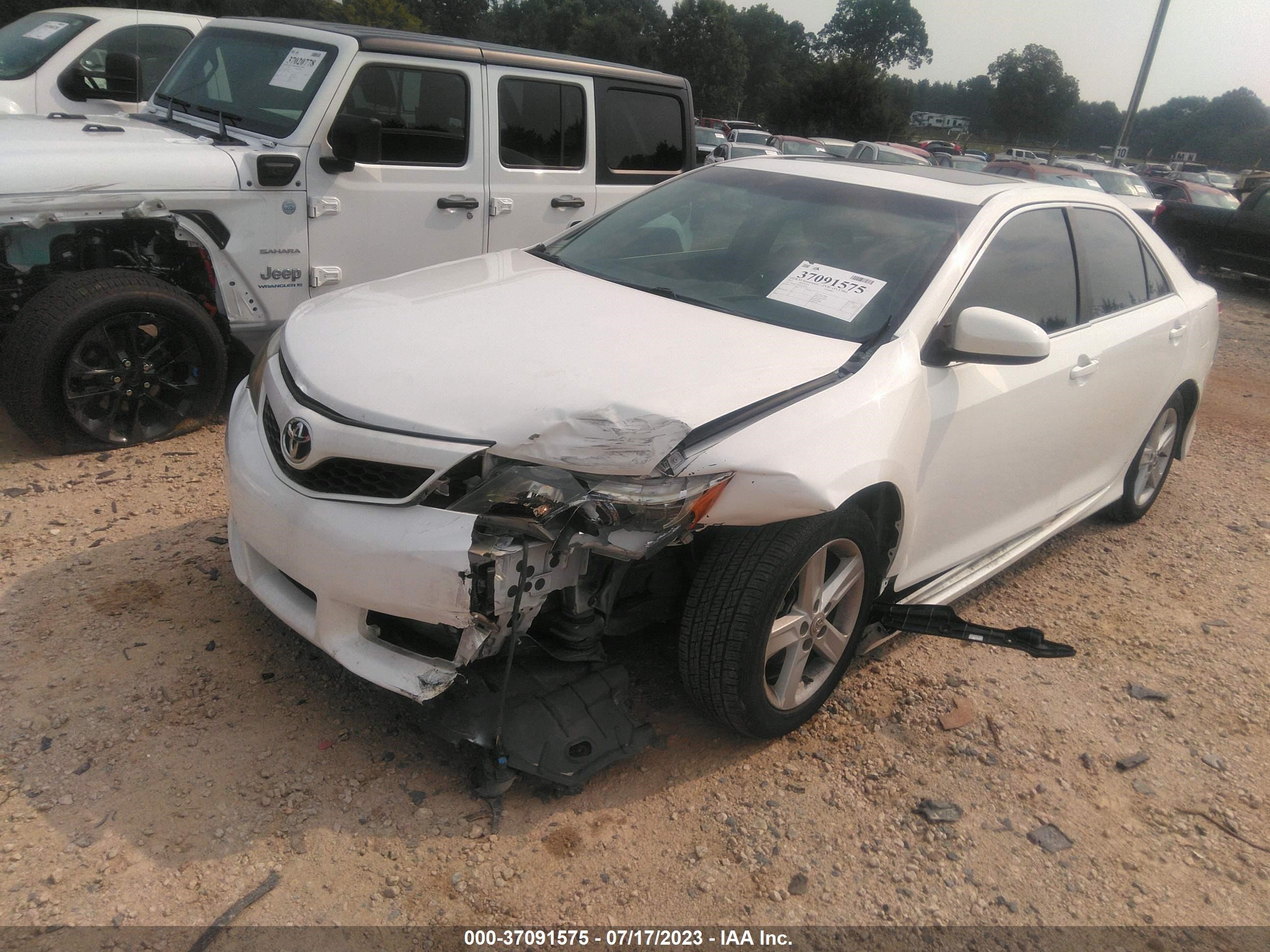 Photo 1 VIN: 4T1BF1FK0DU670390 - TOYOTA CAMRY 