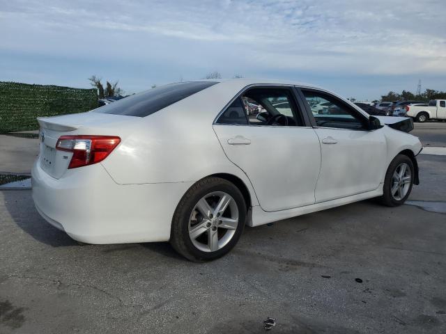 Photo 2 VIN: 4T1BF1FK0EU393094 - TOYOTA CAMRY 