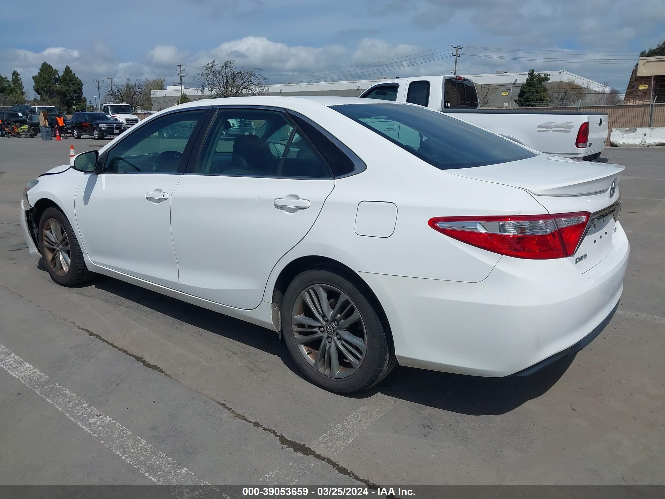 Photo 2 VIN: 4T1BF1FK0FU024320 - TOYOTA CAMRY 