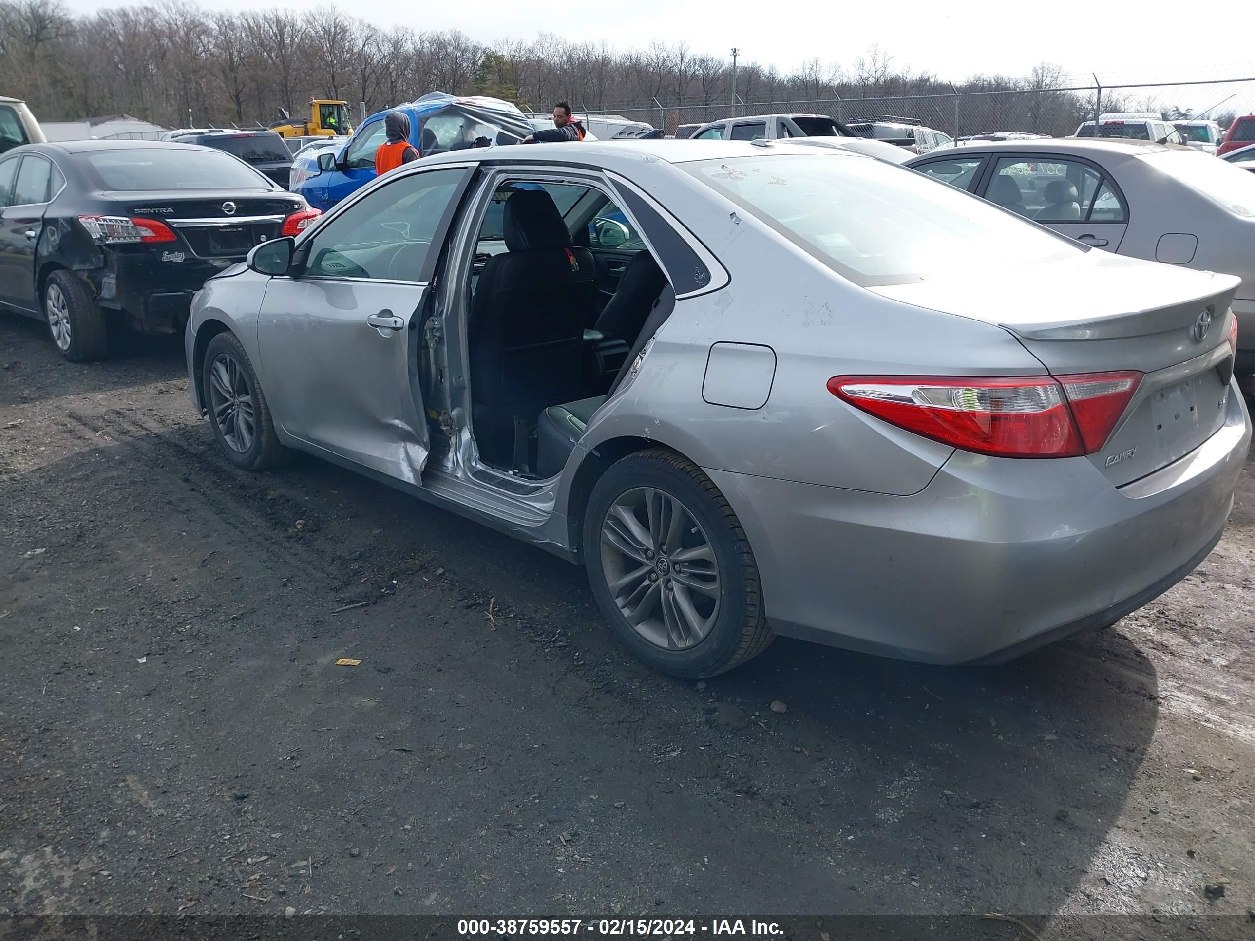 Photo 2 VIN: 4T1BF1FK0FU493200 - TOYOTA CAMRY 