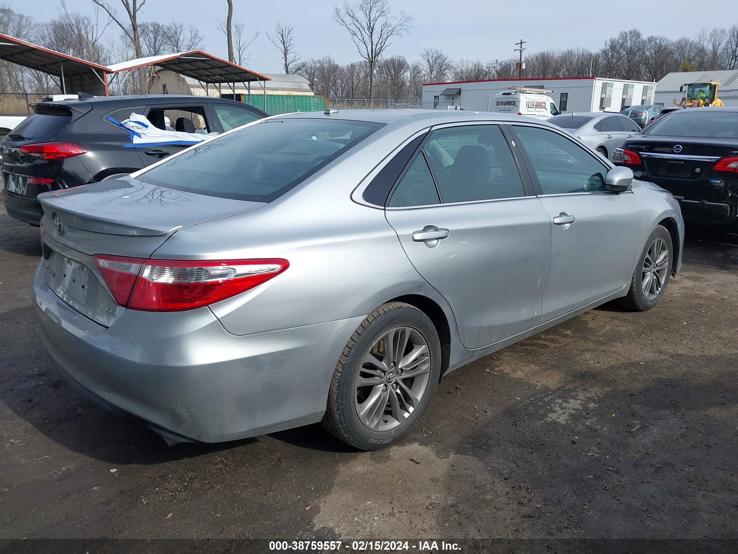 Photo 3 VIN: 4T1BF1FK0FU493200 - TOYOTA CAMRY 