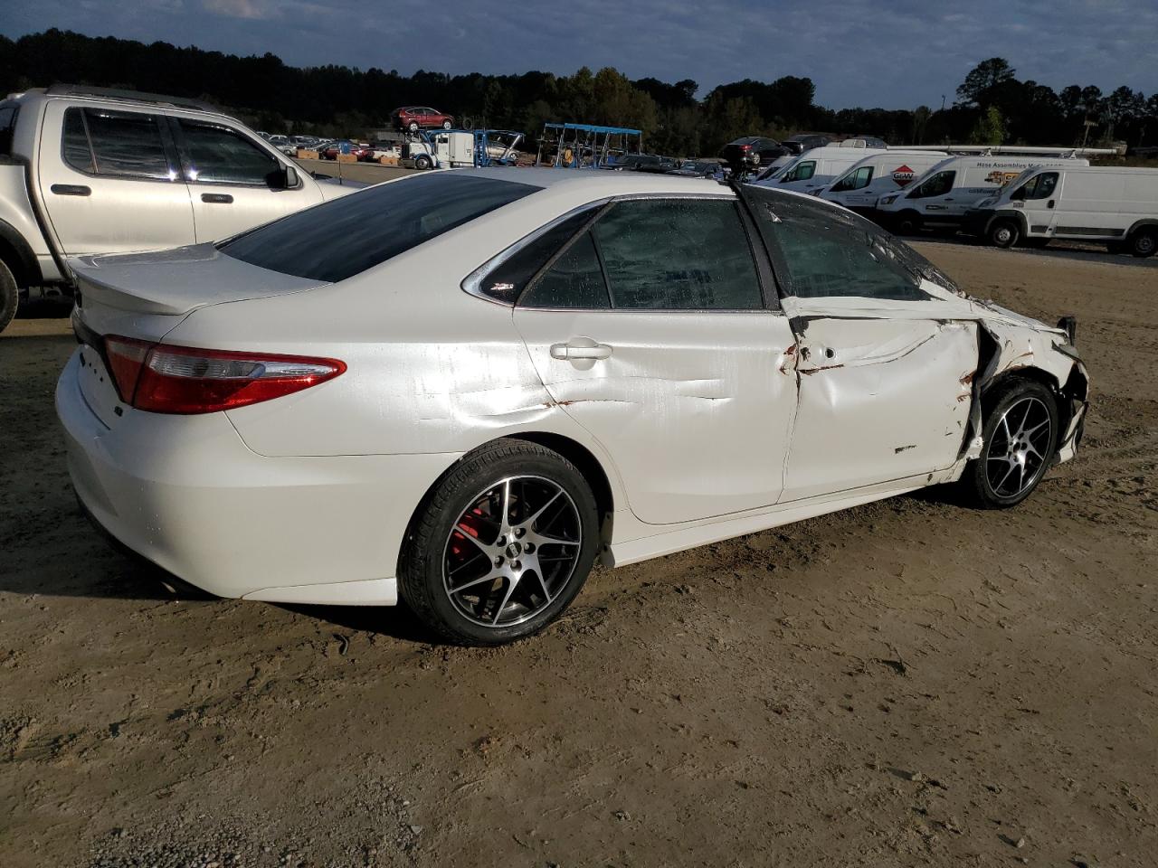 Photo 2 VIN: 4T1BF1FK0GU153160 - TOYOTA CAMRY 