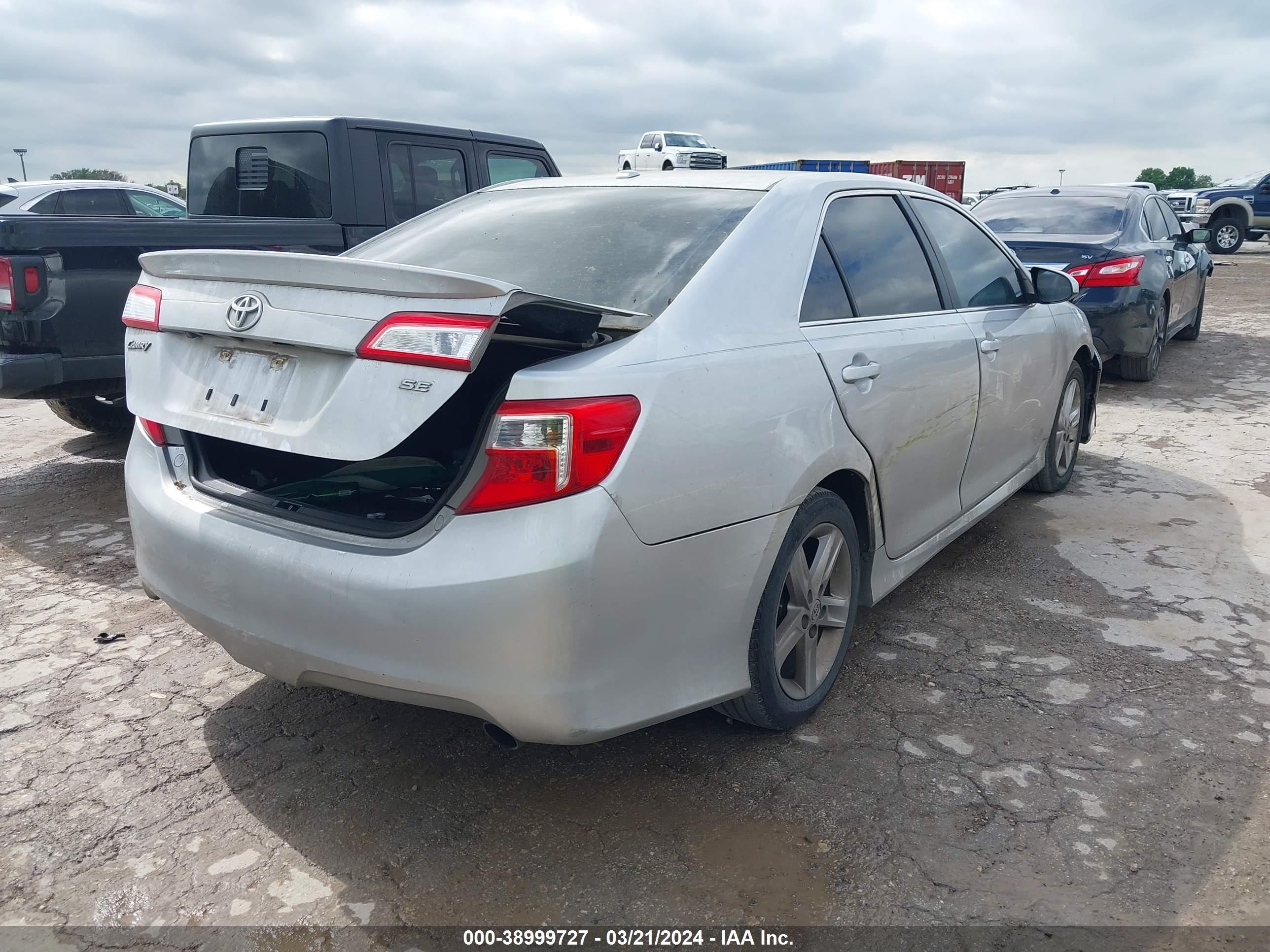 Photo 3 VIN: 4T1BF1FK1CU012415 - TOYOTA CAMRY 