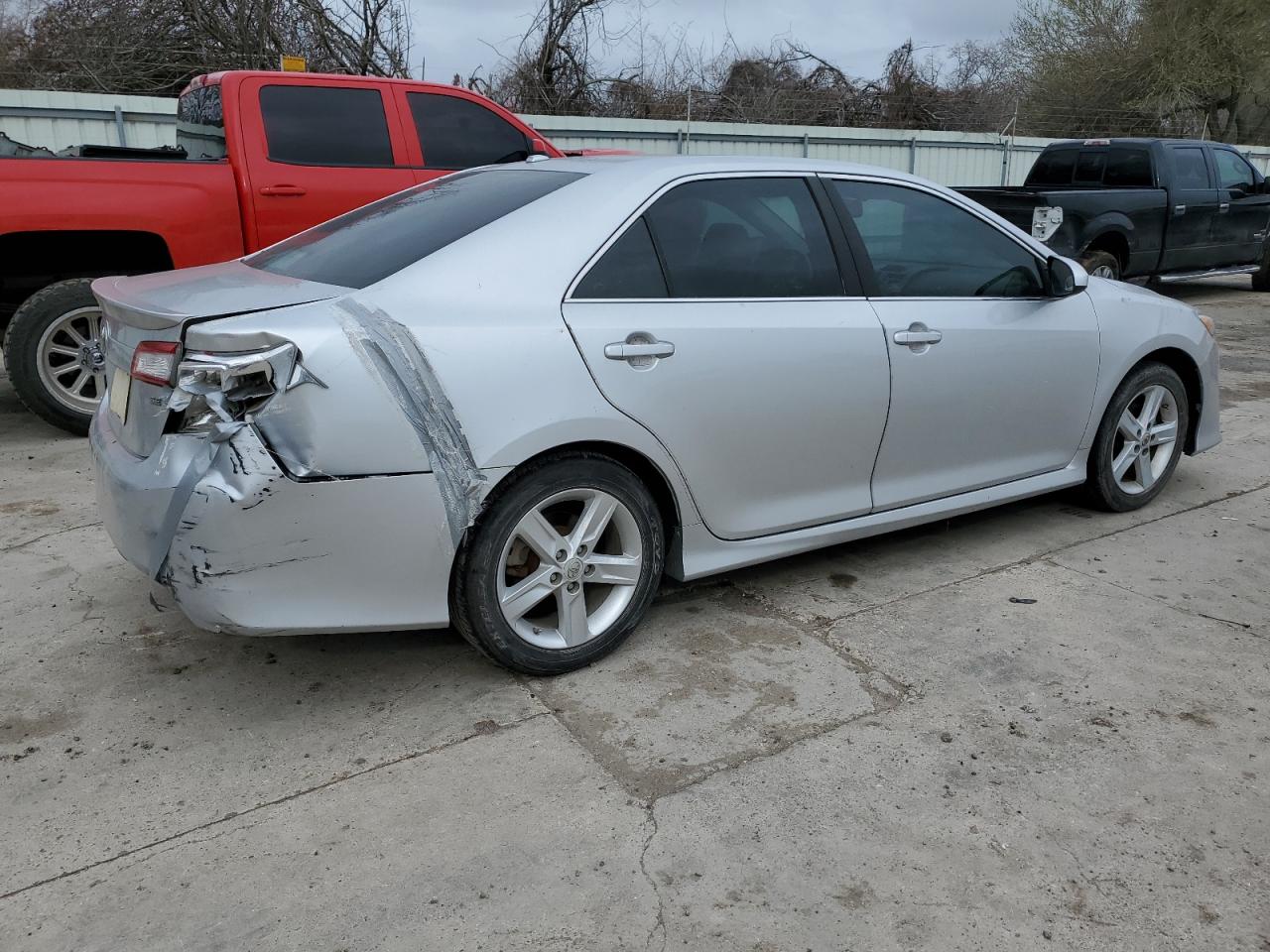 Photo 2 VIN: 4T1BF1FK1CU082027 - TOYOTA CAMRY 