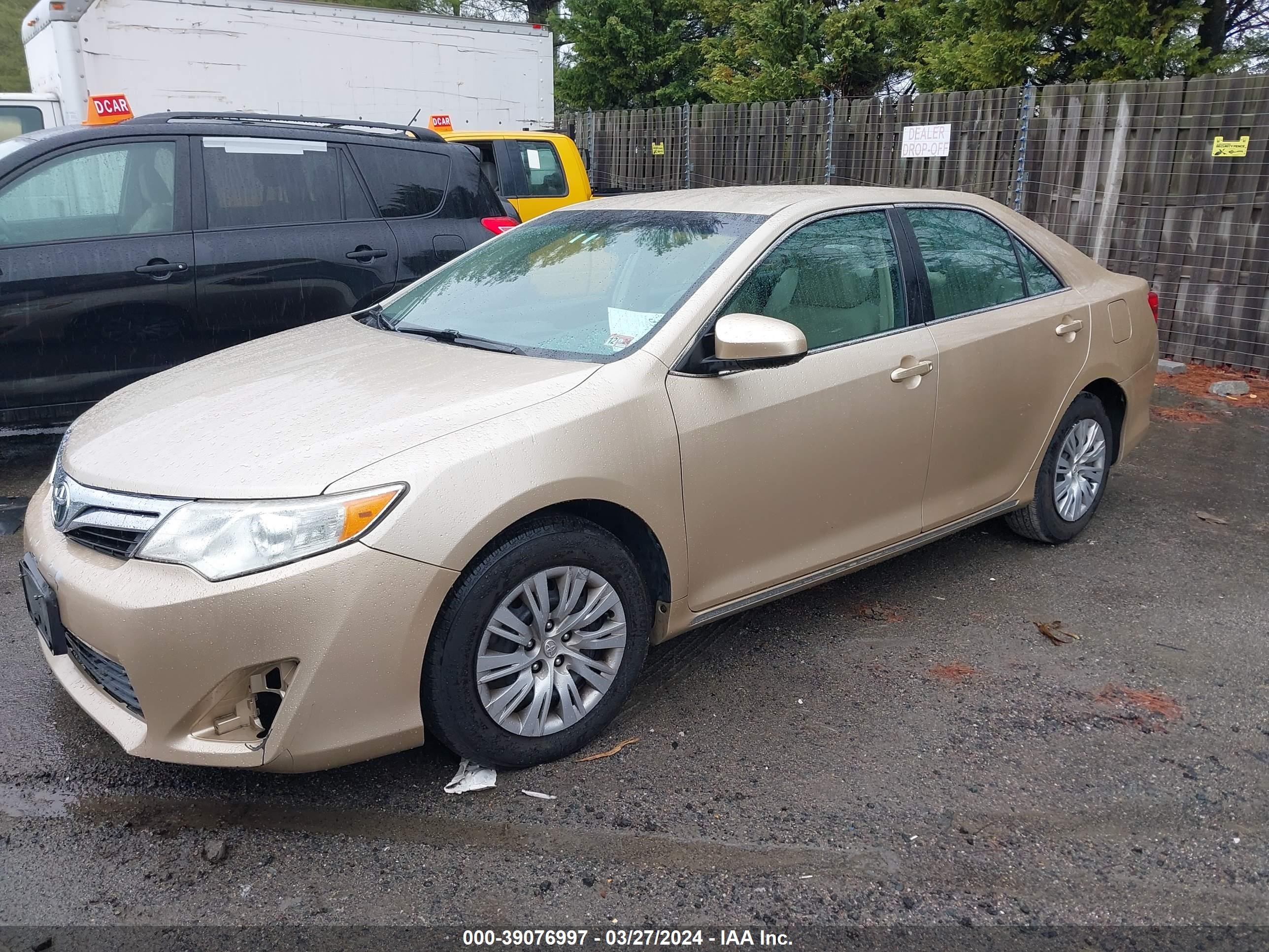 Photo 1 VIN: 4T1BF1FK1CU189854 - TOYOTA CAMRY 