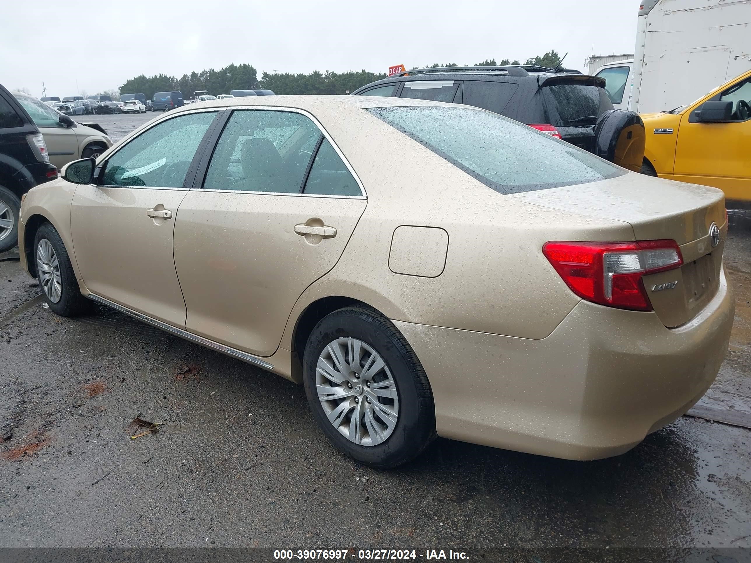 Photo 2 VIN: 4T1BF1FK1CU189854 - TOYOTA CAMRY 