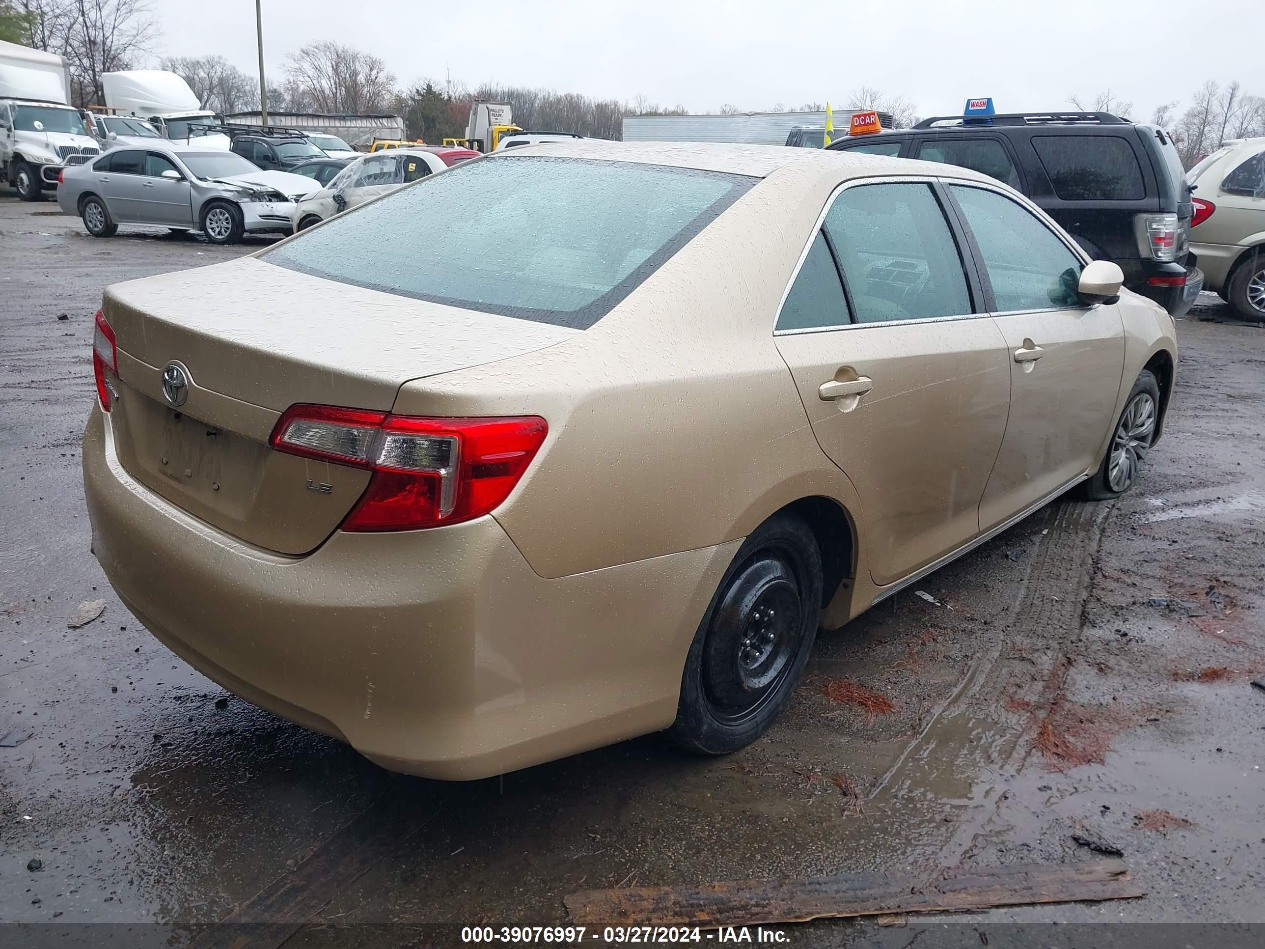 Photo 3 VIN: 4T1BF1FK1CU189854 - TOYOTA CAMRY 