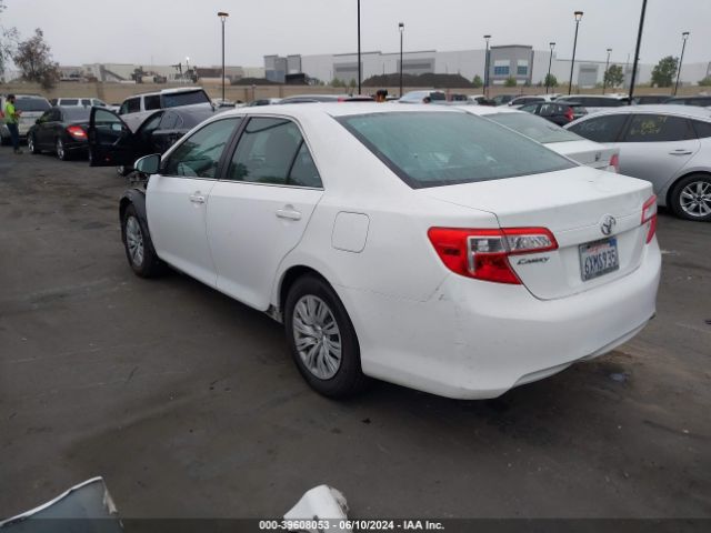 Photo 2 VIN: 4T1BF1FK1CU607765 - TOYOTA CAMRY 