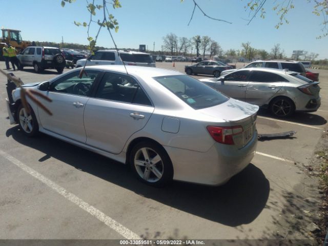 Photo 2 VIN: 4T1BF1FK1DU204225 - TOYOTA CAMRY 