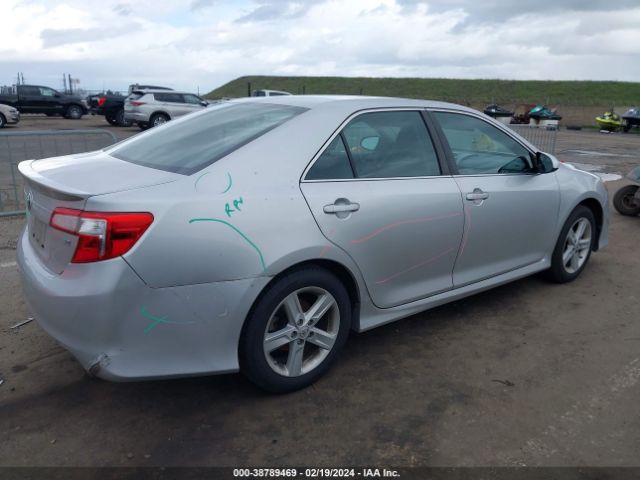 Photo 3 VIN: 4T1BF1FK1DU256728 - TOYOTA CAMRY 