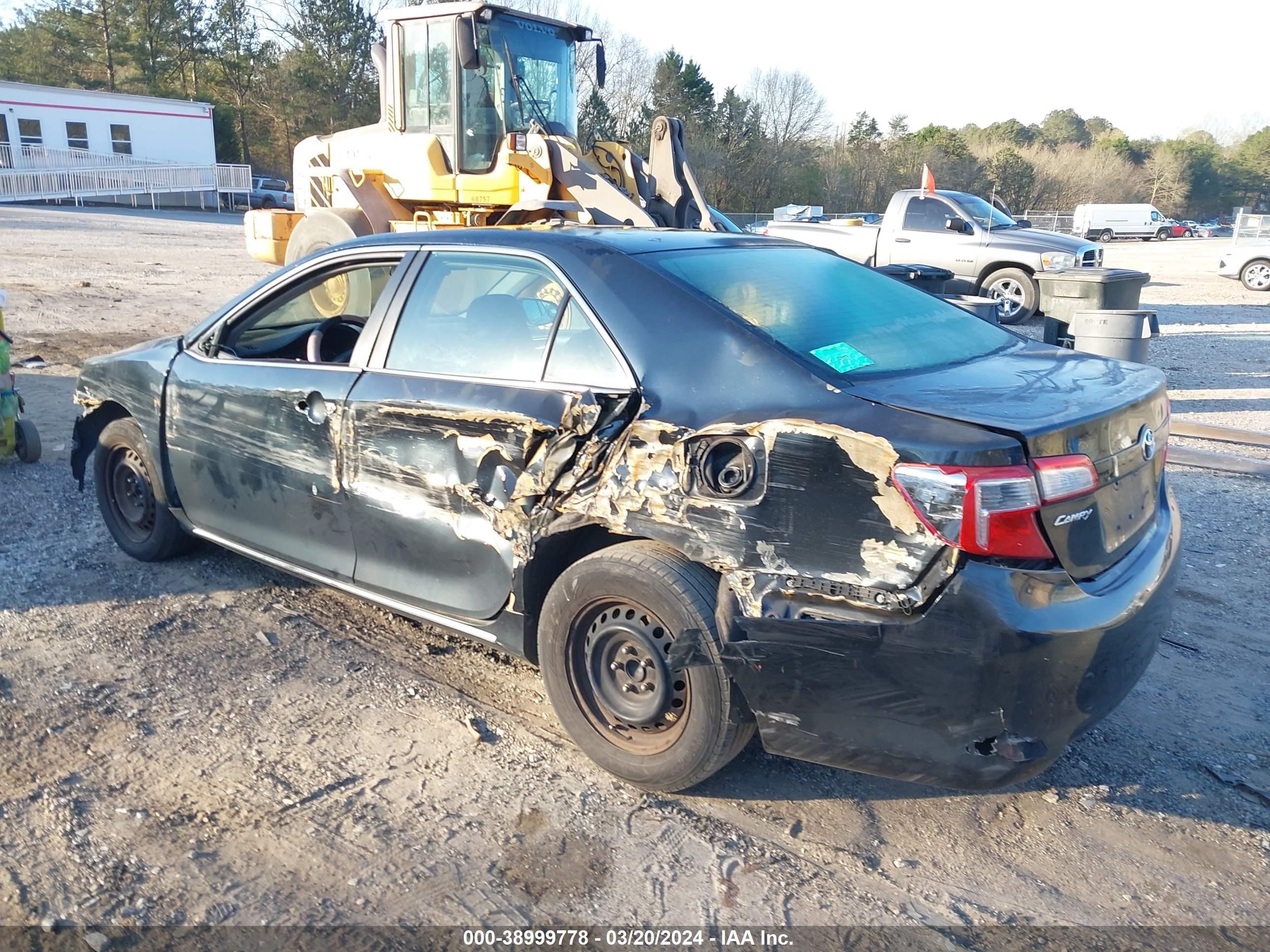 Photo 2 VIN: 4T1BF1FK1DU258740 - TOYOTA CAMRY 