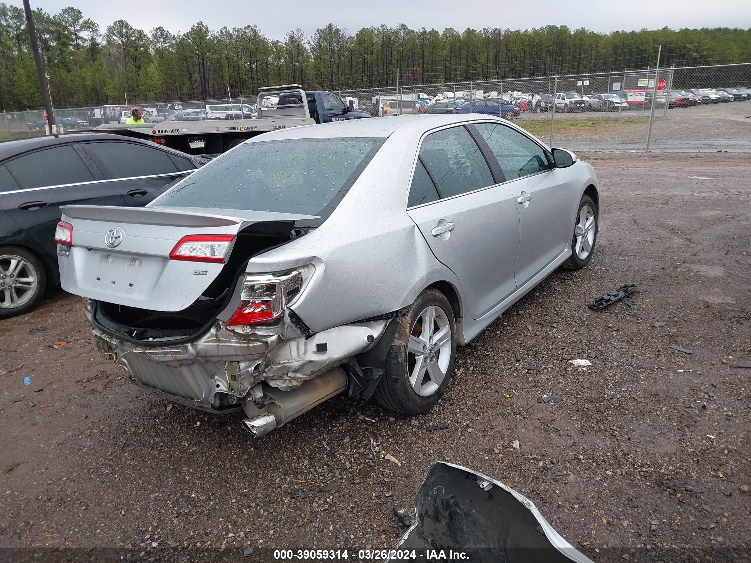 Photo 3 VIN: 4T1BF1FK1EU413952 - TOYOTA CAMRY 