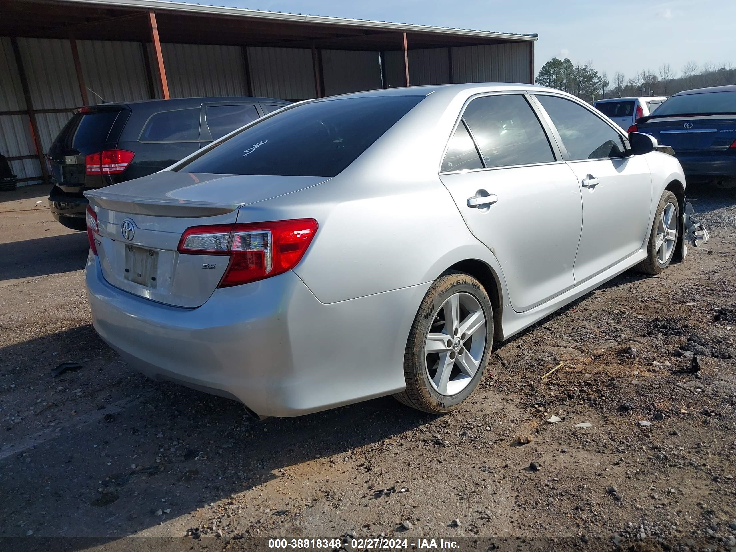 Photo 3 VIN: 4T1BF1FK1EU424434 - TOYOTA CAMRY 