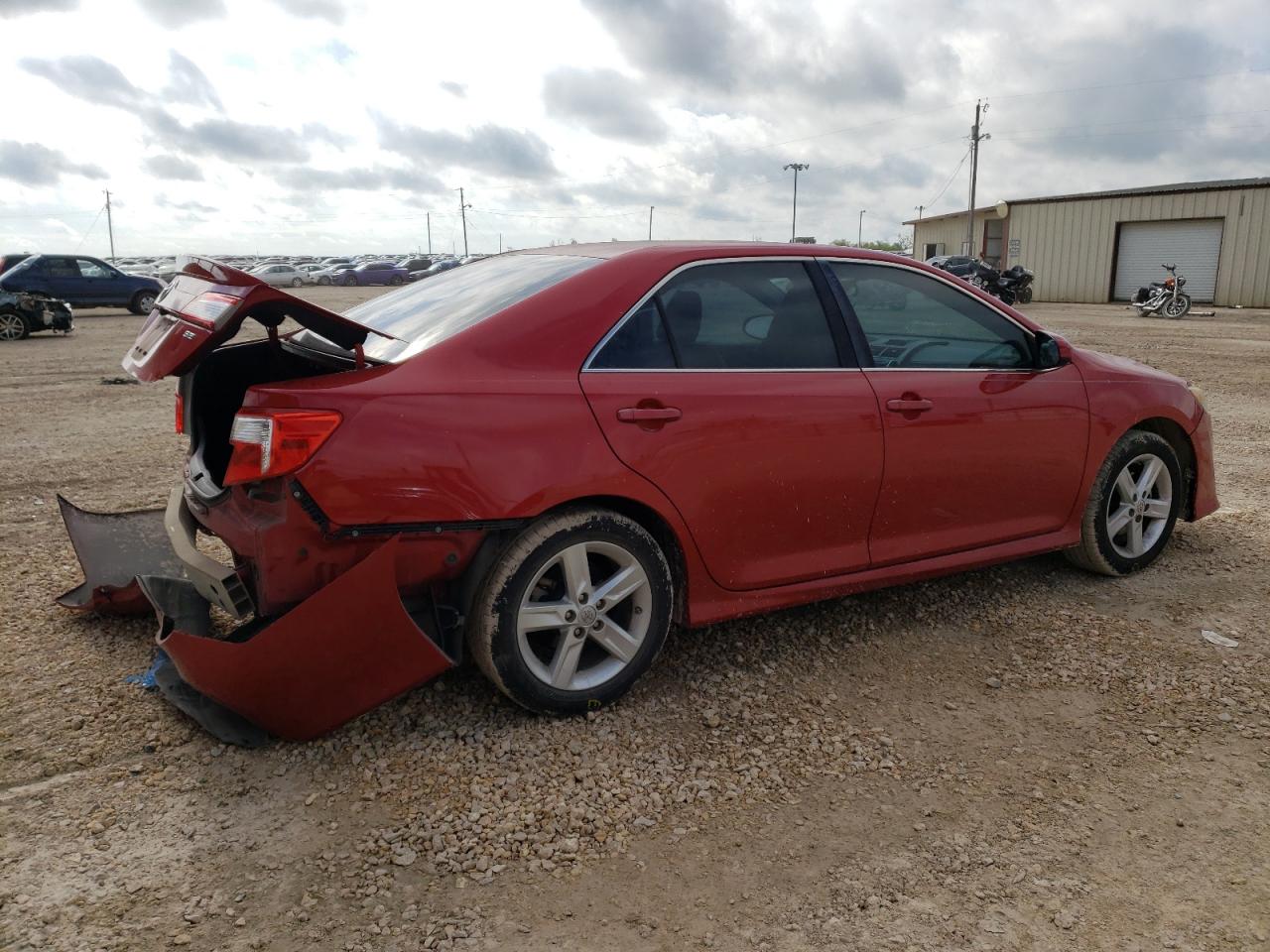 Photo 2 VIN: 4T1BF1FK1EU740111 - TOYOTA CAMRY 