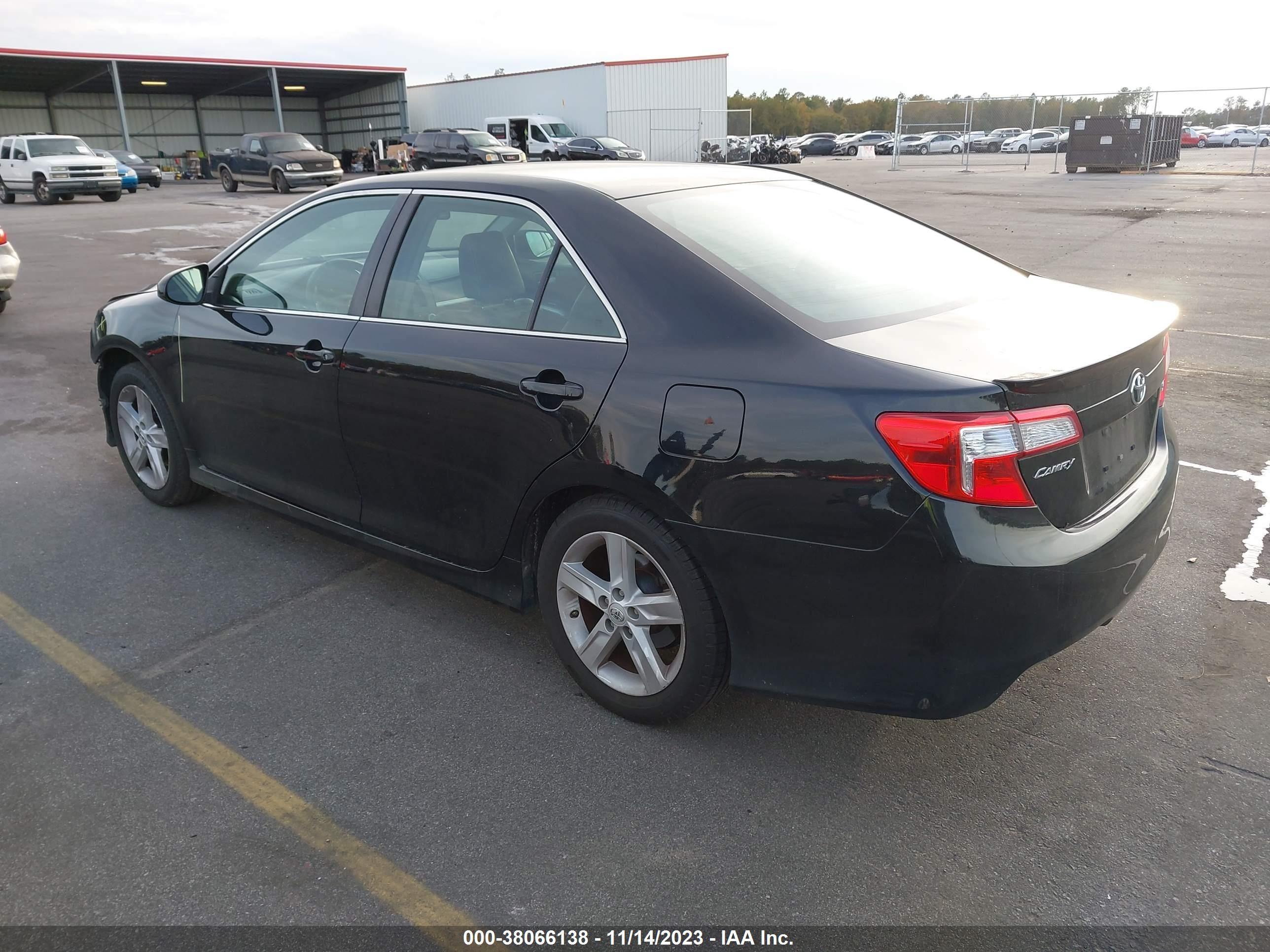 Photo 2 VIN: 4T1BF1FK1EU788434 - TOYOTA CAMRY 