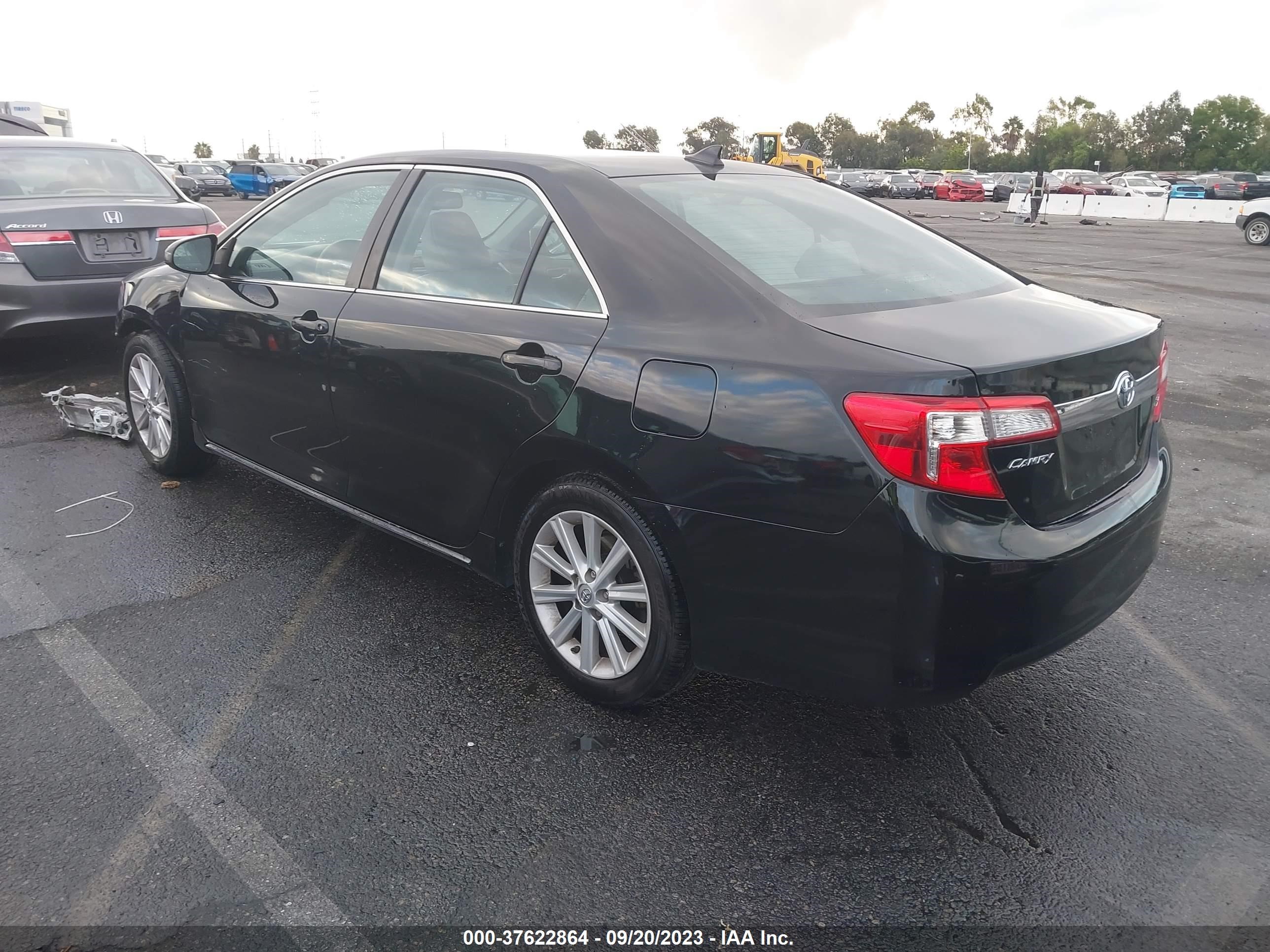 Photo 2 VIN: 4T1BF1FK1EU817754 - TOYOTA CAMRY 