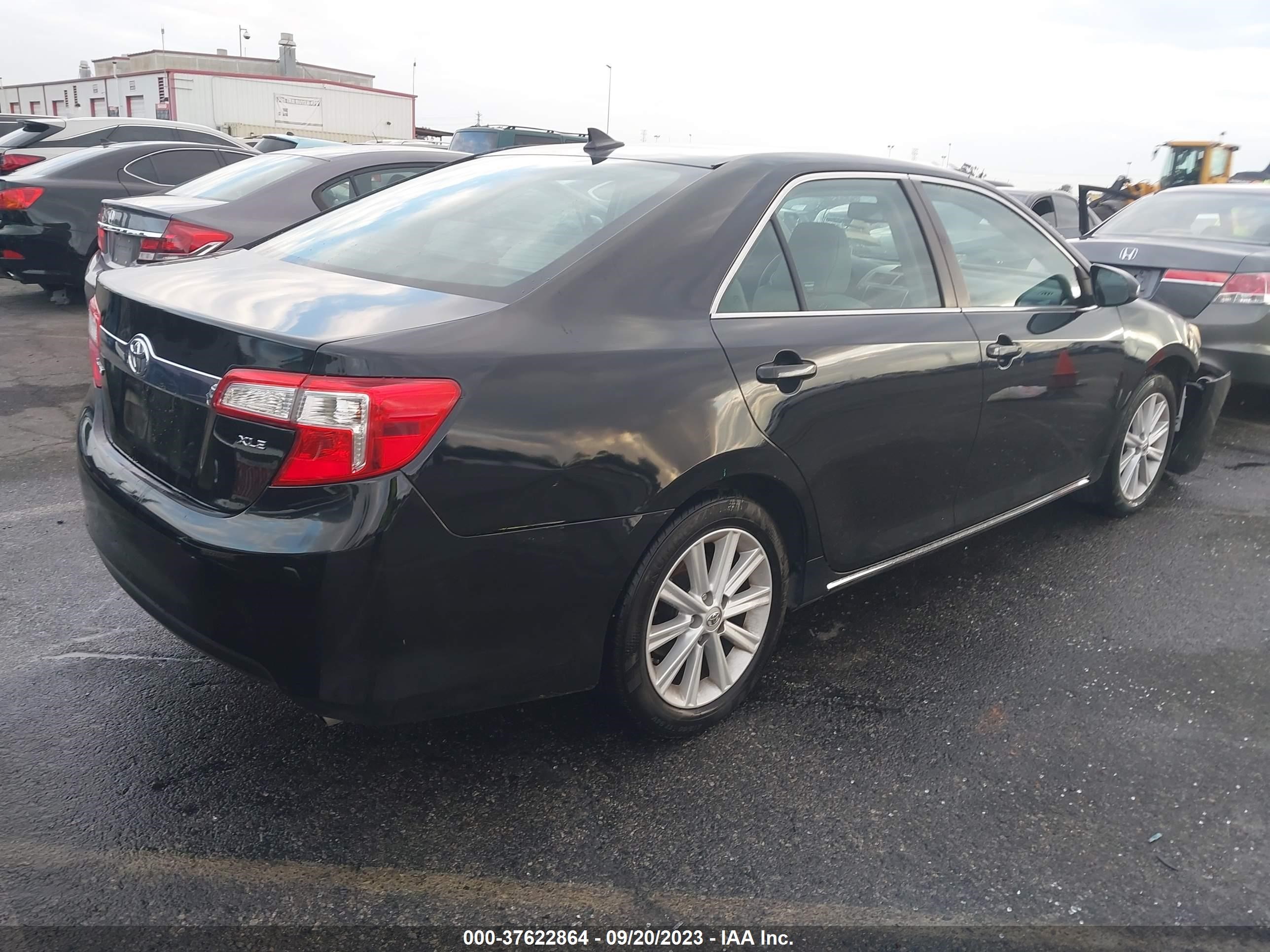 Photo 3 VIN: 4T1BF1FK1EU817754 - TOYOTA CAMRY 