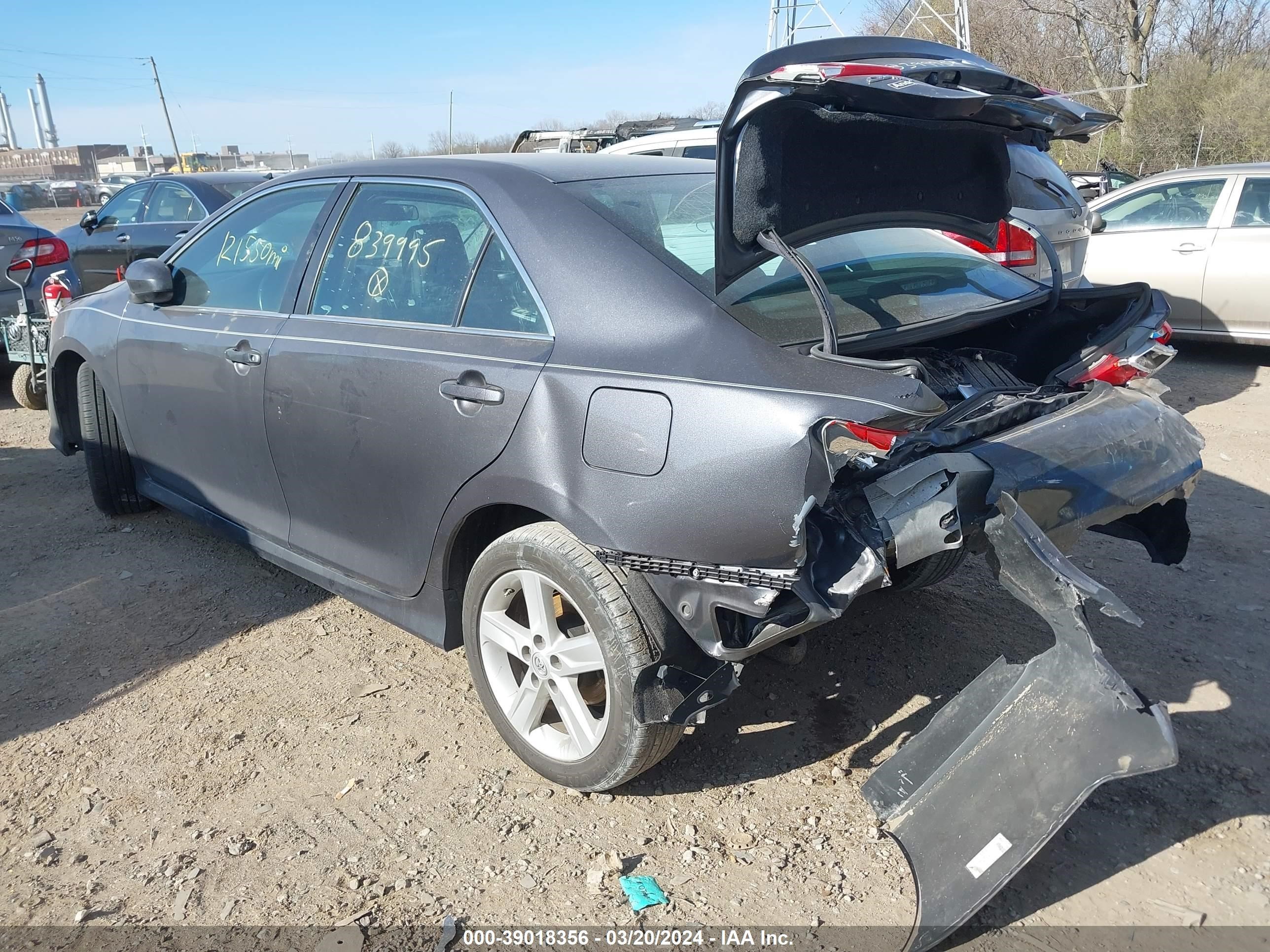 Photo 2 VIN: 4T1BF1FK1EU839995 - TOYOTA CAMRY 