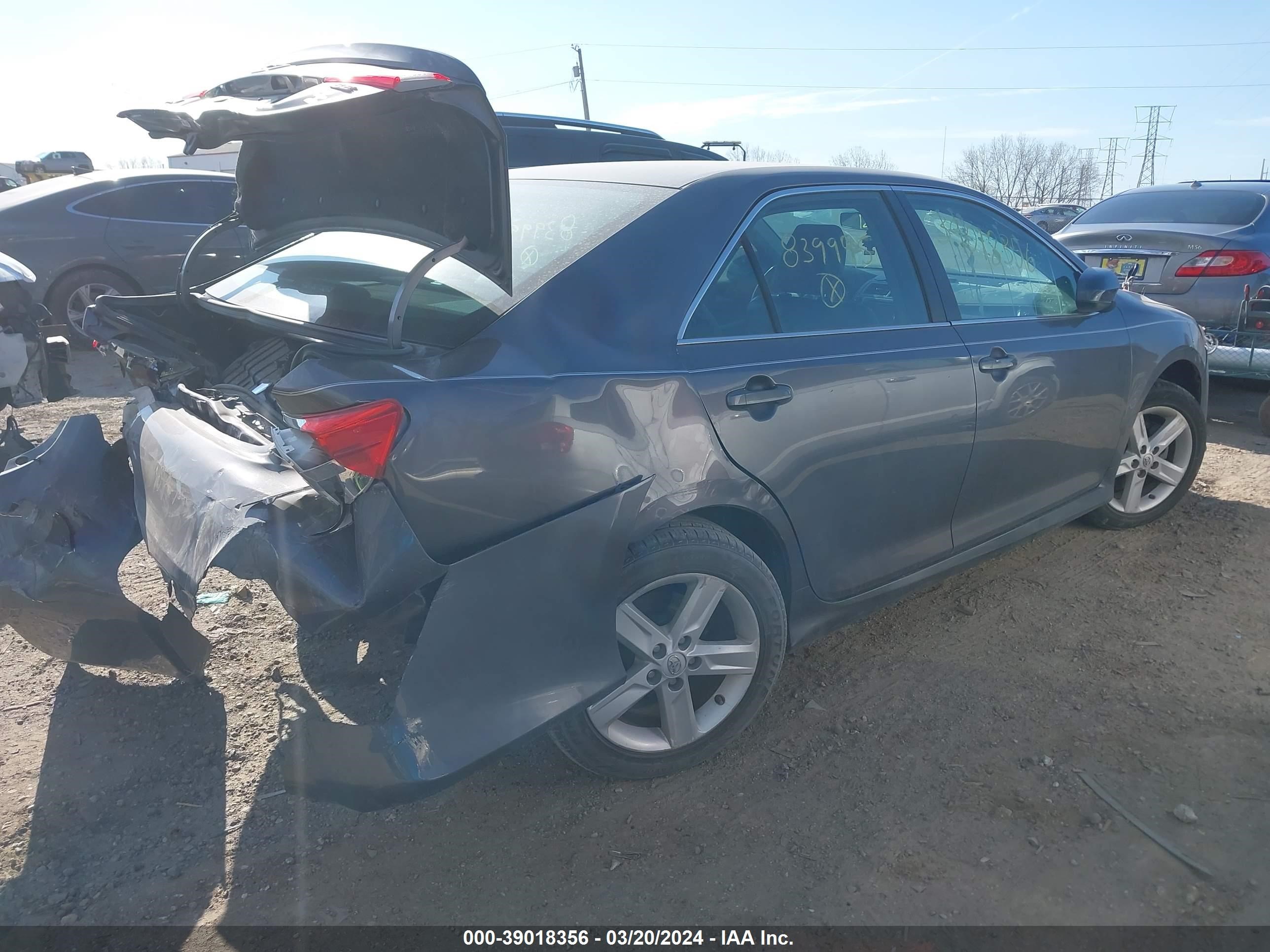 Photo 3 VIN: 4T1BF1FK1EU839995 - TOYOTA CAMRY 