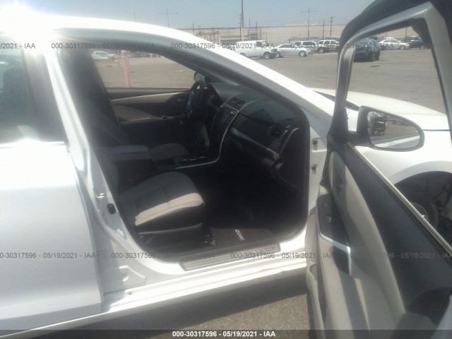 Photo 4 VIN: 4T1BF1FK1FU069573 - TOYOTA CAMRY 