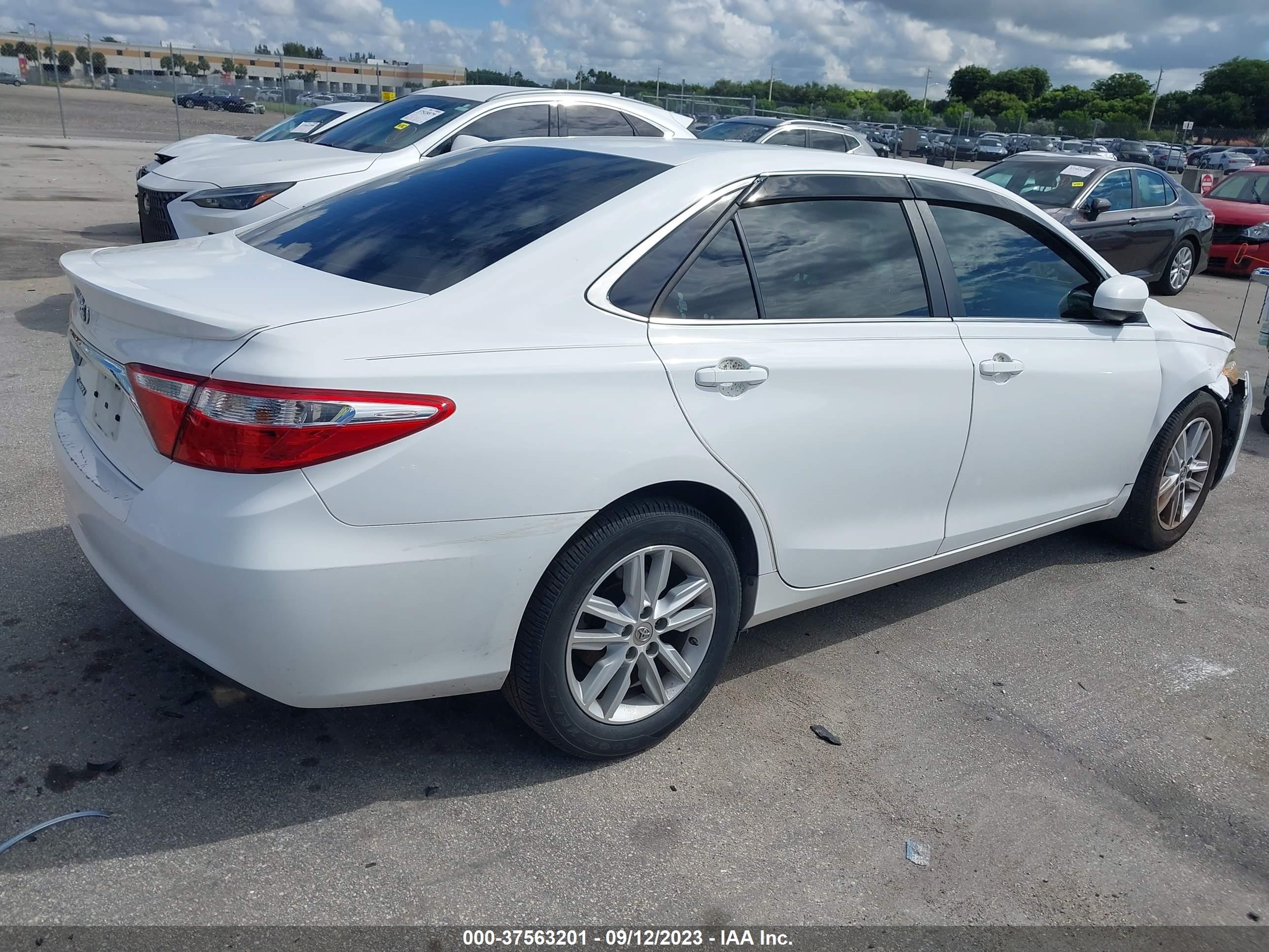 Photo 3 VIN: 4T1BF1FK1FU493139 - TOYOTA CAMRY 