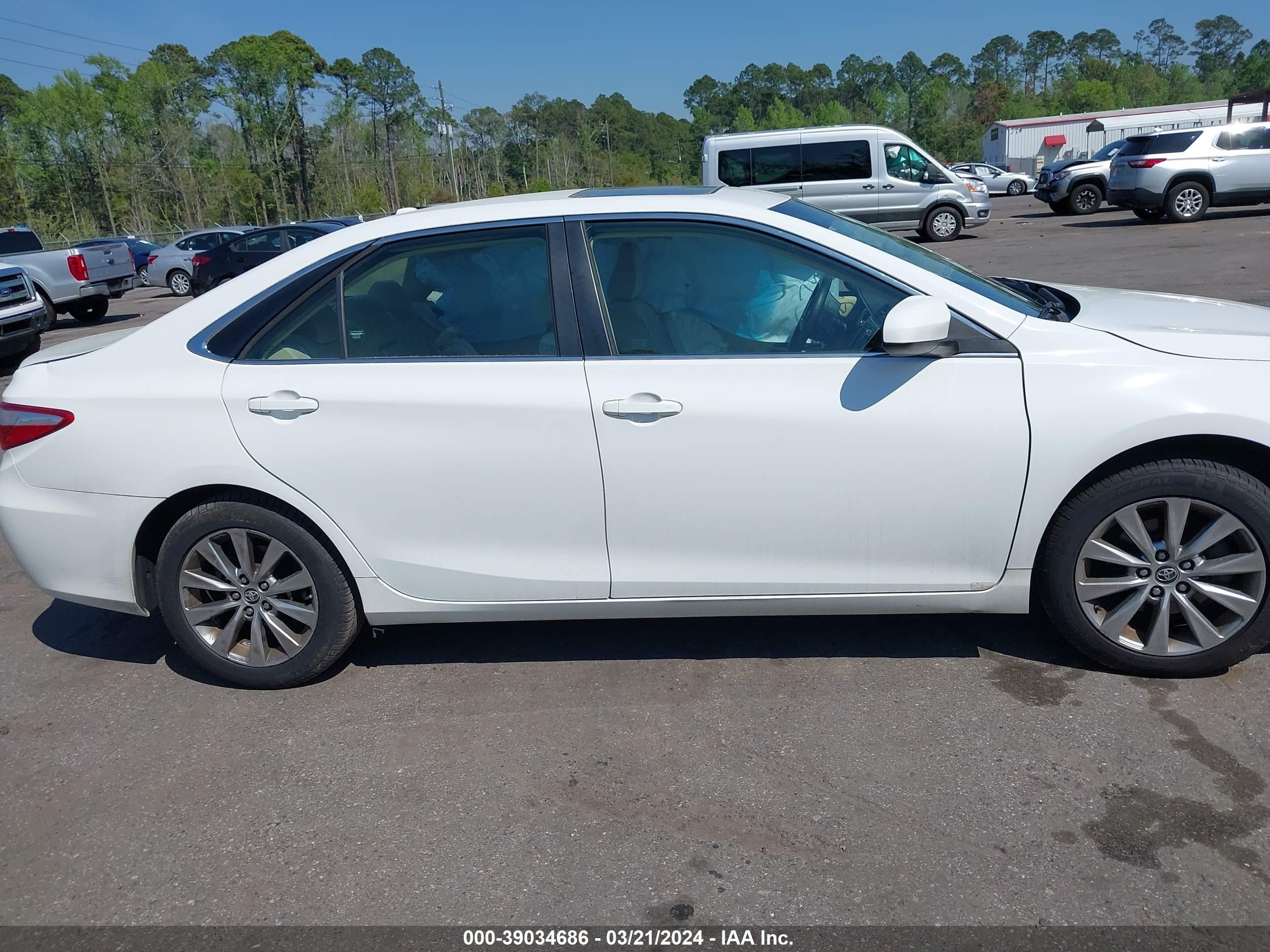 Photo 11 VIN: 4T1BF1FK1FU988456 - TOYOTA CAMRY 