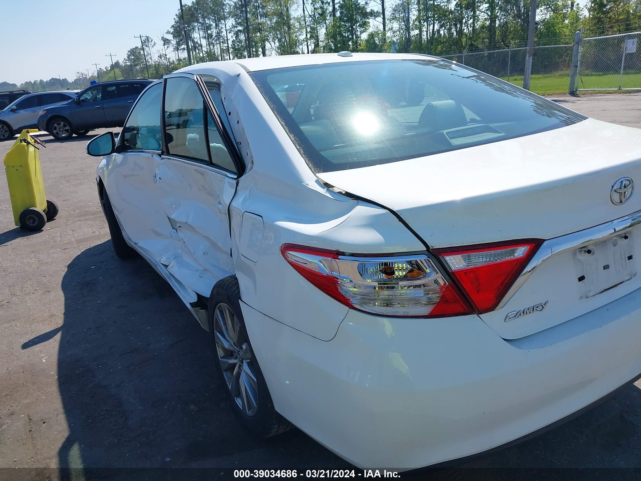 Photo 2 VIN: 4T1BF1FK1FU988456 - TOYOTA CAMRY 