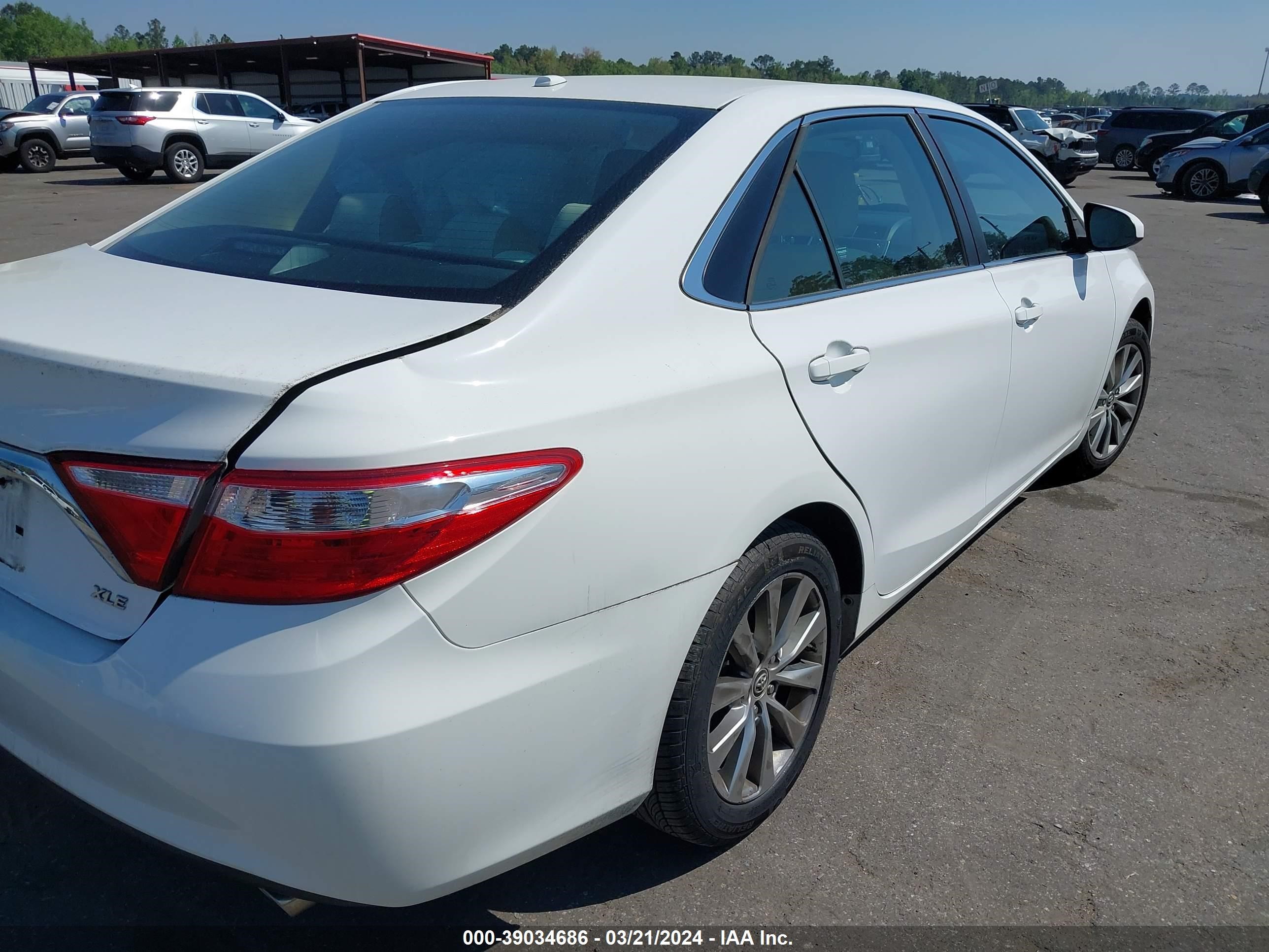 Photo 3 VIN: 4T1BF1FK1FU988456 - TOYOTA CAMRY 