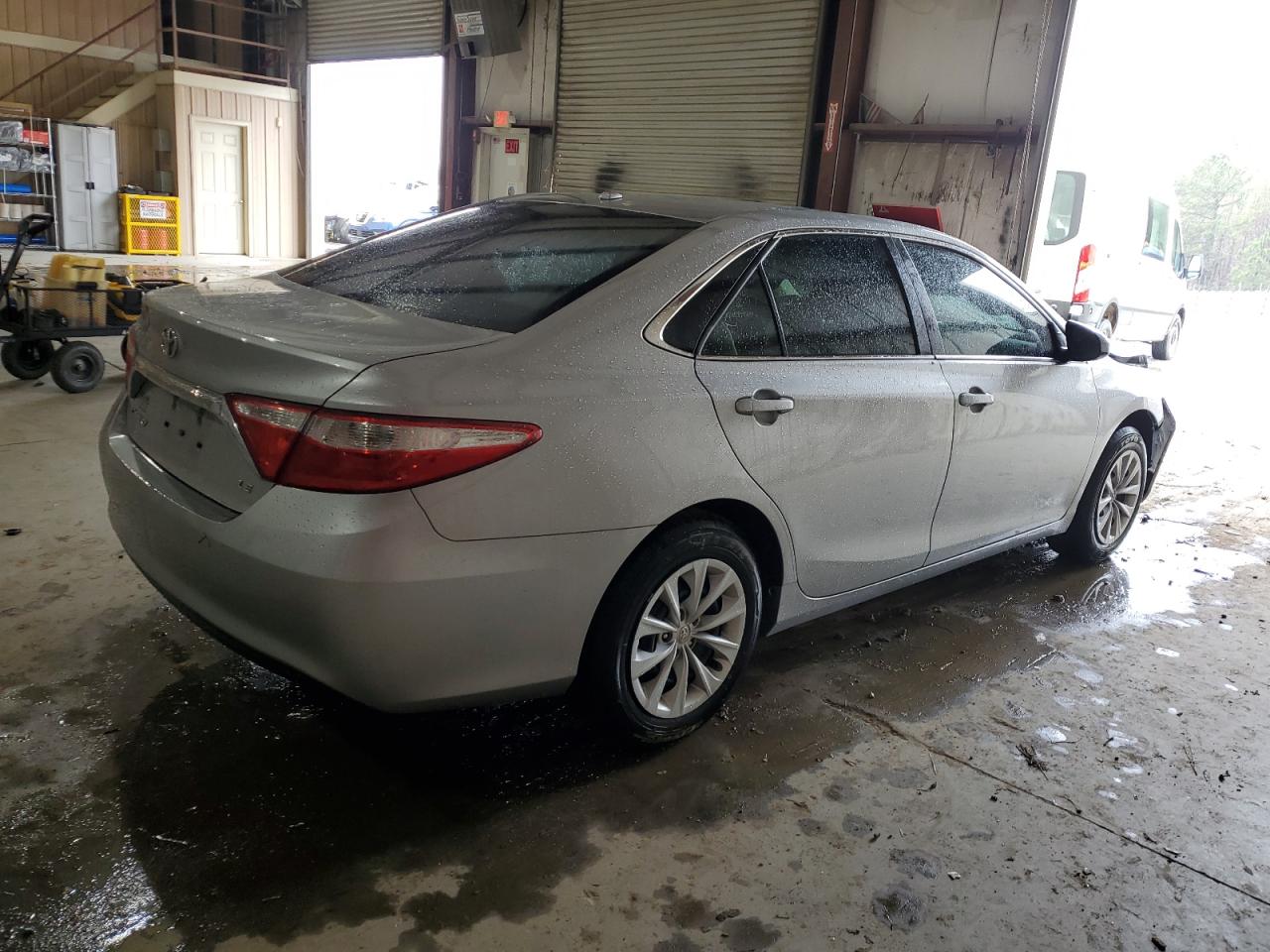 Photo 2 VIN: 4T1BF1FK1HU643477 - TOYOTA CAMRY 