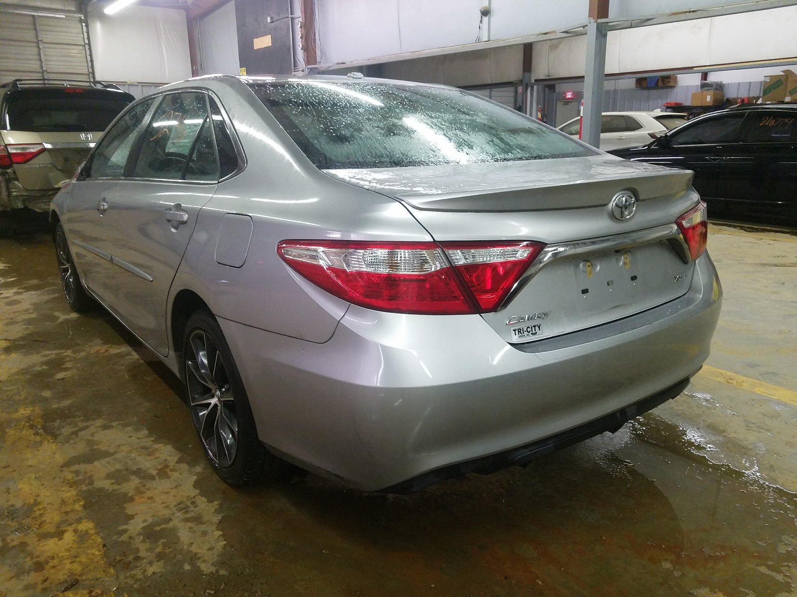 Photo 2 VIN: 4T1BF1FK1HU691688 - TOYOTA CAMRY LE 