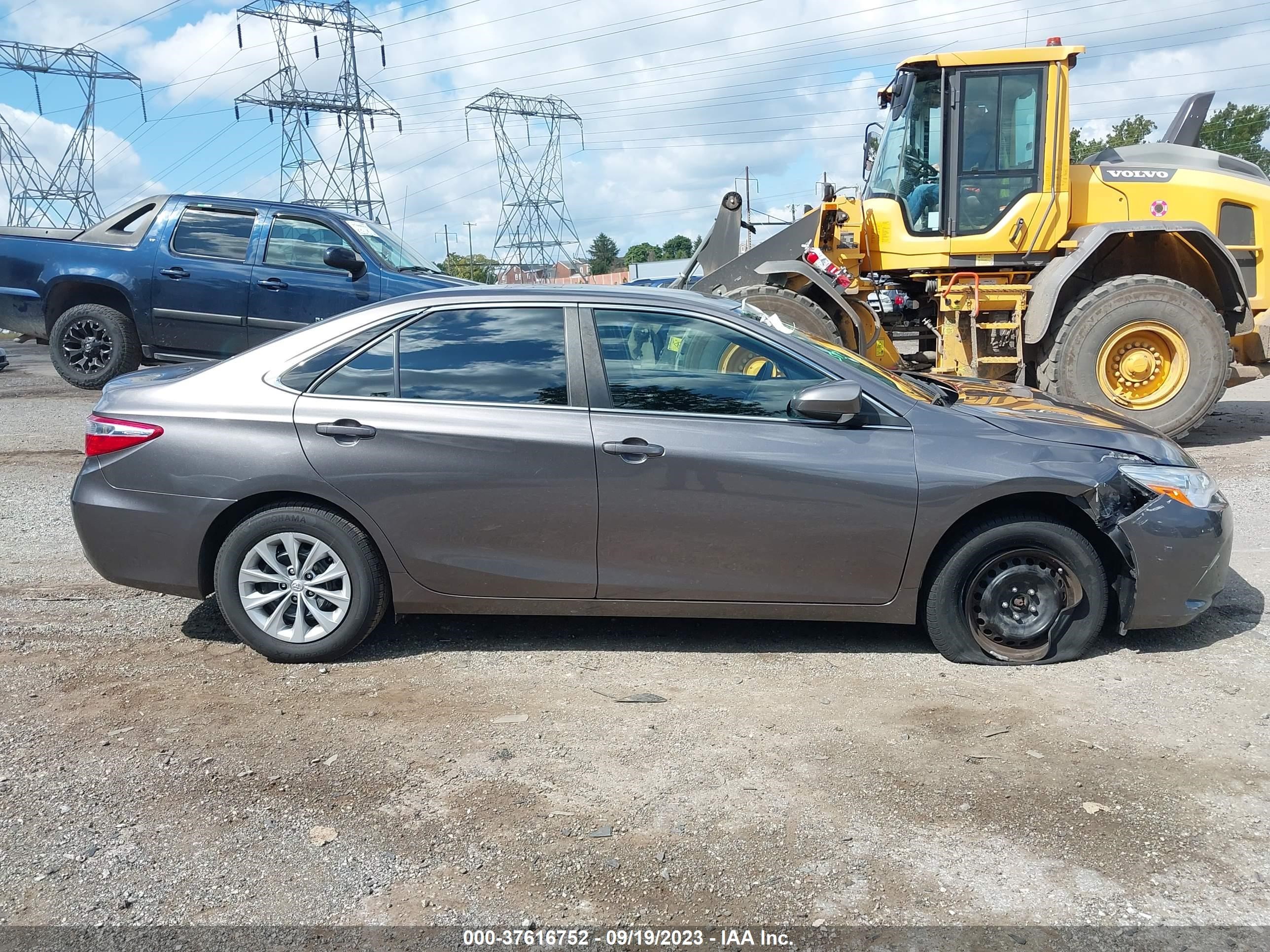 Photo 12 VIN: 4T1BF1FK1HU698916 - TOYOTA CAMRY 