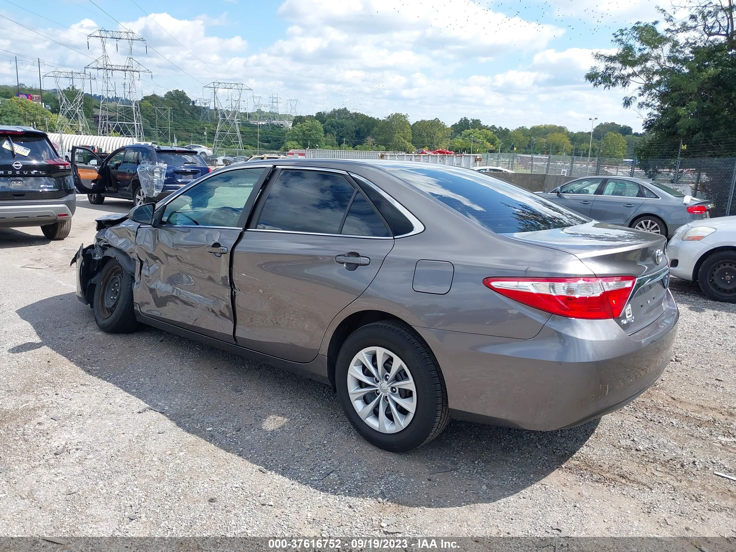 Photo 2 VIN: 4T1BF1FK1HU698916 - TOYOTA CAMRY 